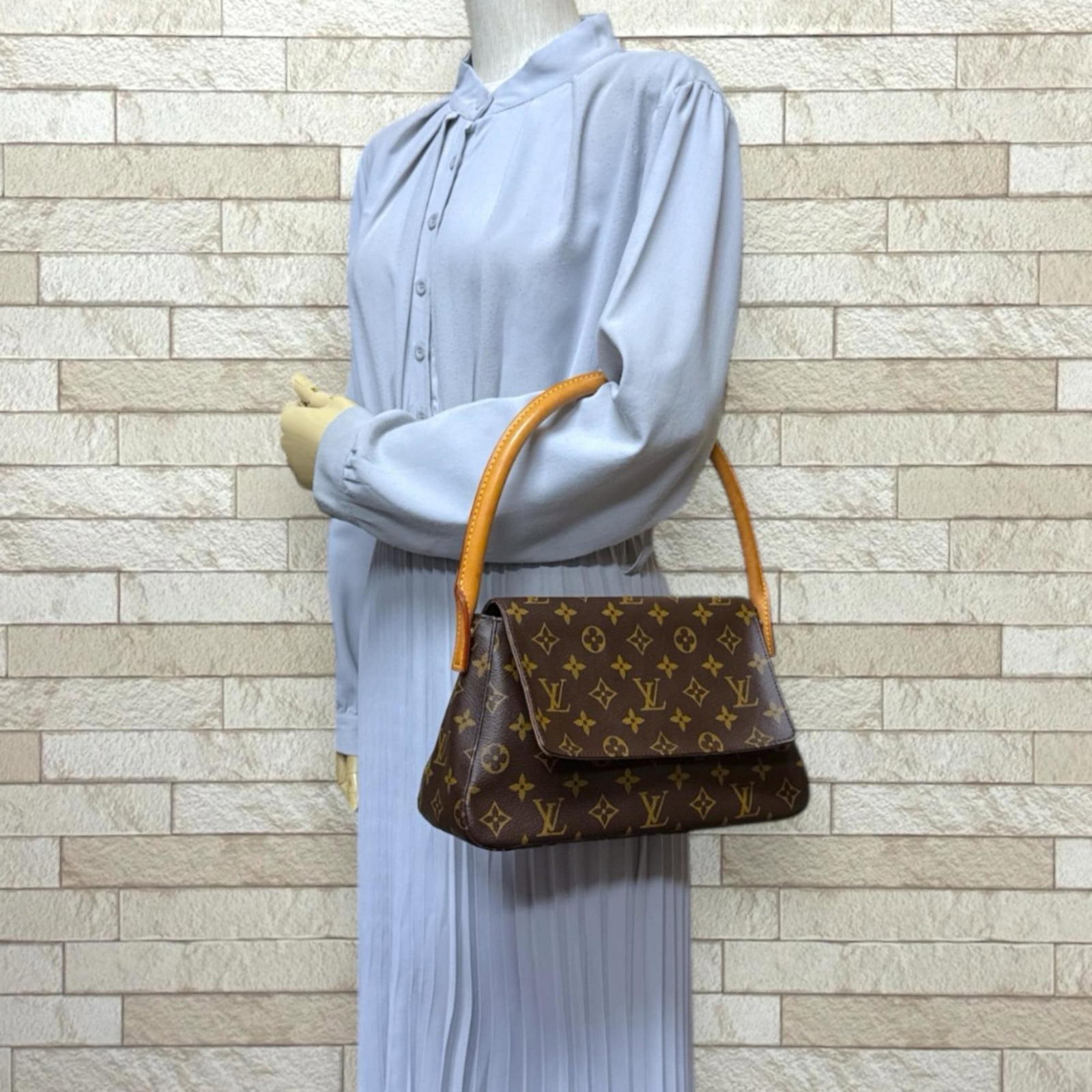 Louis Vuitton Handbag Monogram - 2