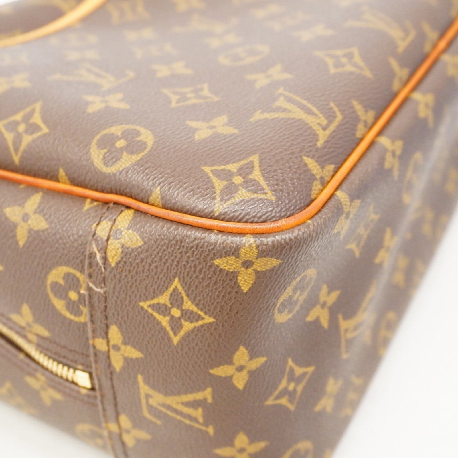 Louis Vuitton Handbag - 11