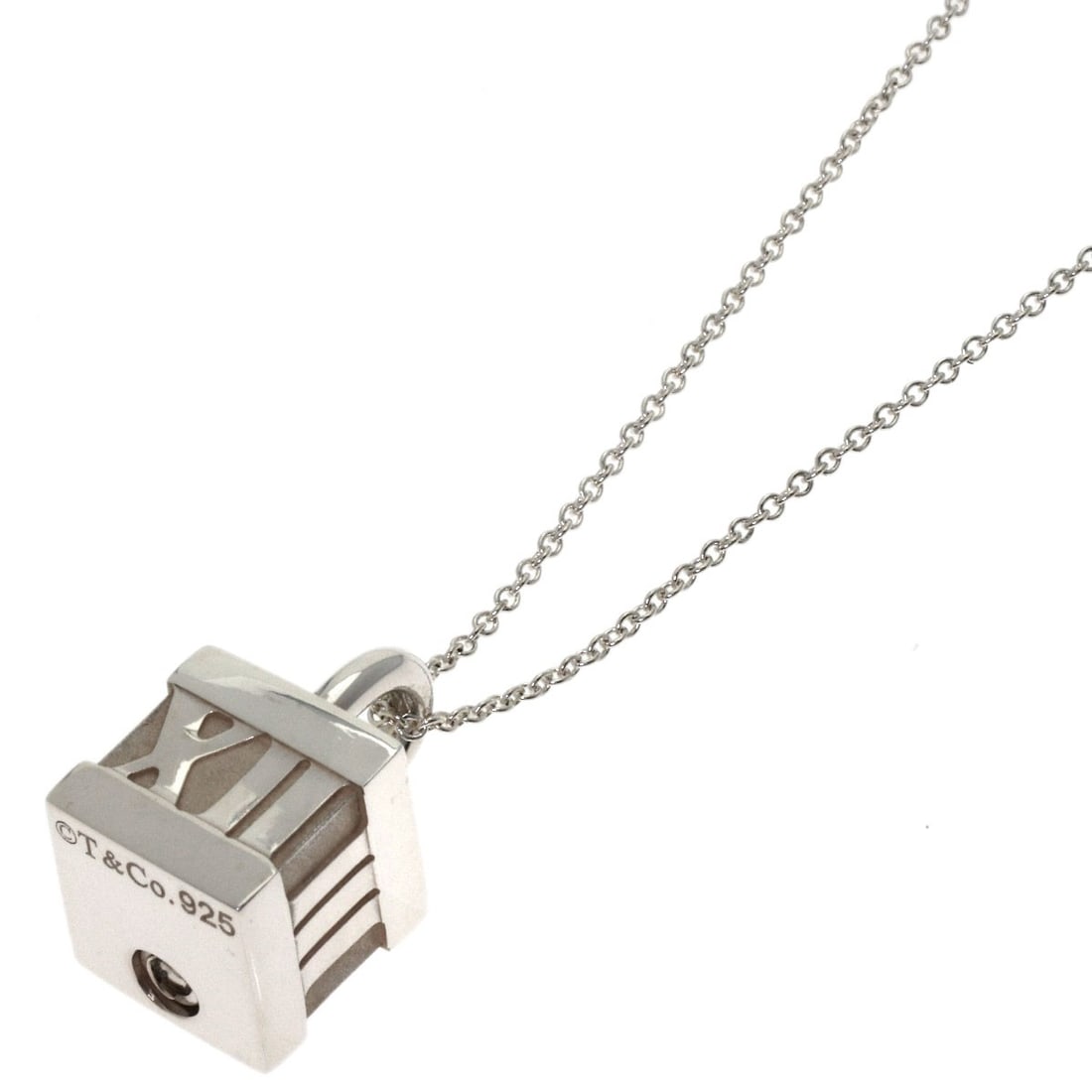 Silver Atlas Tiffany&Co. Necklace Cube: Silver Atlas Tiffany&Co. Necklace Cube Item Specifics: Brand: TIFFANY&Co. Style: Necklace Material: Silver Color: Silver Metal: SV Main Stone: No stone Type: Necklace Exterior Color: Silver Necklace