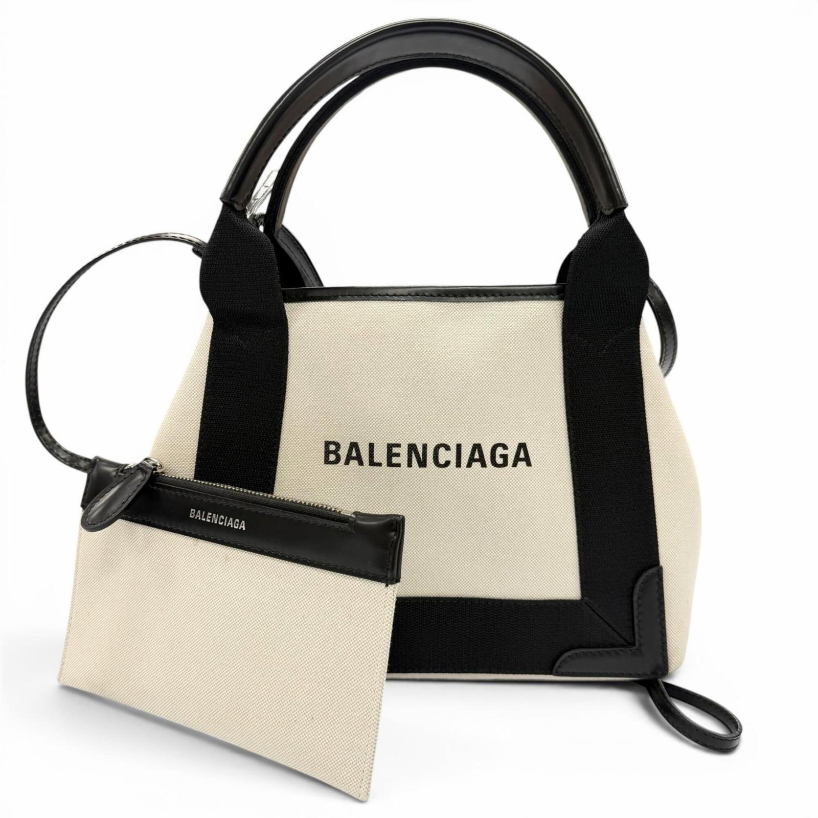 Canvas leather bag shoulder: Canvas leather bag shoulder Canvas leather bag shoulder in black, made from canvas and leather with dimensions 19cm x 28cm x 7cm. This Italian-made shoulder bag features a classic design with a canvas