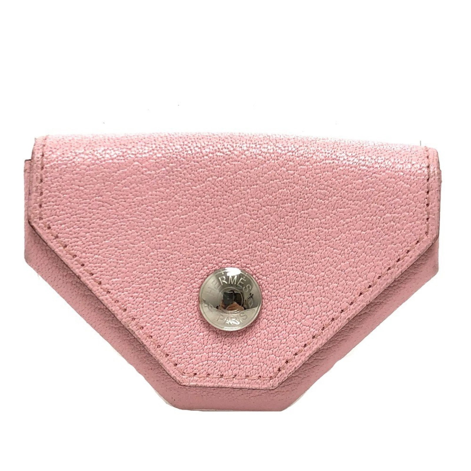 Hermes Coin Purse/ Coin Case Chevre Leather: Hermes Coin Purse/ Coin Case Chevre Leather Chevre leather gives this Hermes coin purse its soft, supple texture and distinctive look. Measuring 6.5cm x 9cm, it's a compact accessory that fits neatly 