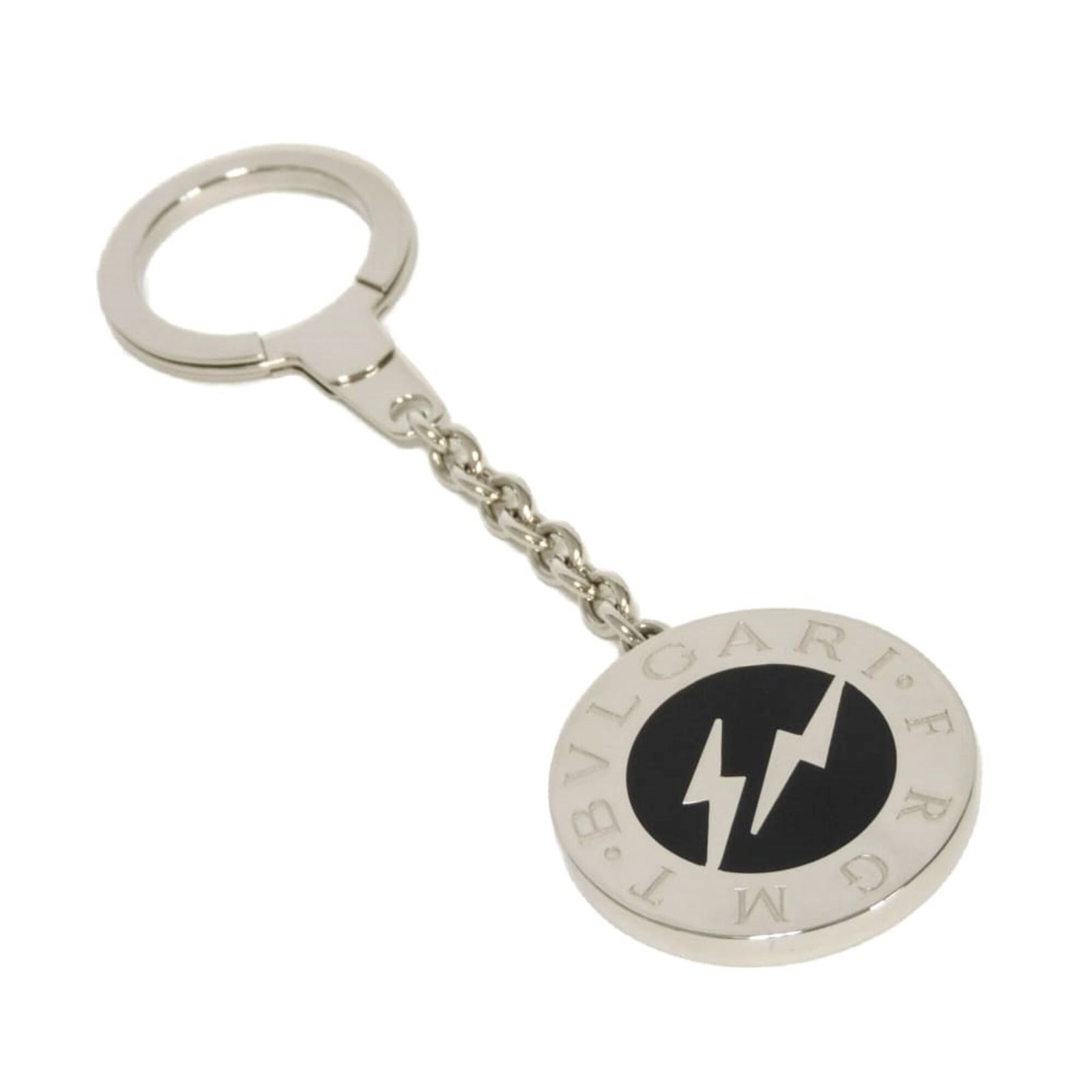 Keyring Metal Bvlgari: Keyring Metal Bvlgari Keyring Metal Bvlgari, crafted from high-quality metal, features a sleek black finish and elegant design. Measuring 12.5cm x 3.7cm x 4.00mm, it is a stylish accessory that adds