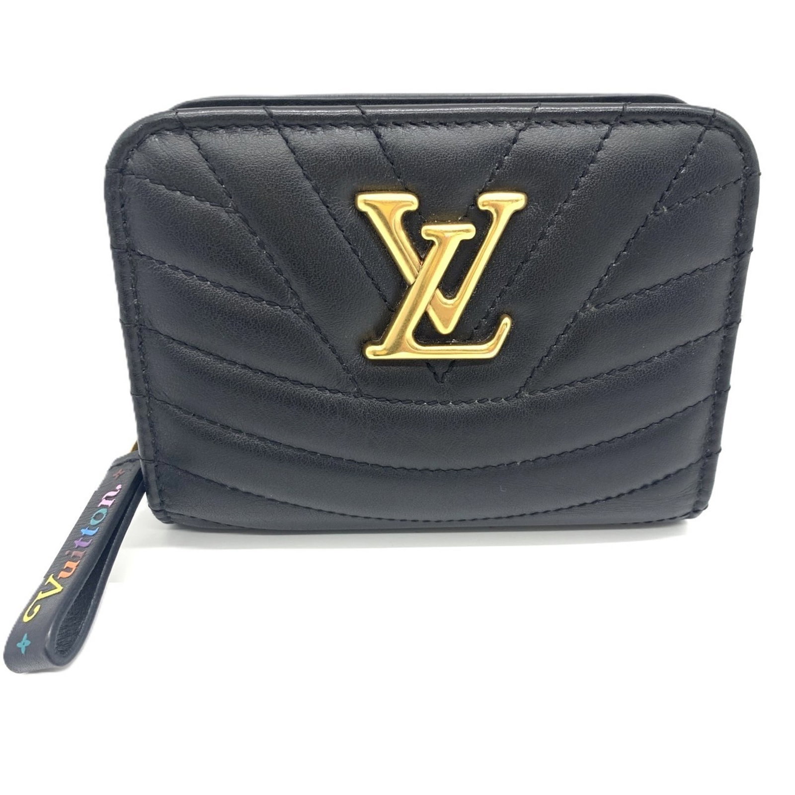 Louis Vuitton Wallet (Bi-Fold) Leather: Louis Vuitton Wallet (Bi-Fold) Leather Black bi-fold leather wallet from Louis Vuitton, measuring 9.5cm x 12cm x 3cm, comes with a box for storage and display. This classic design features the iconic