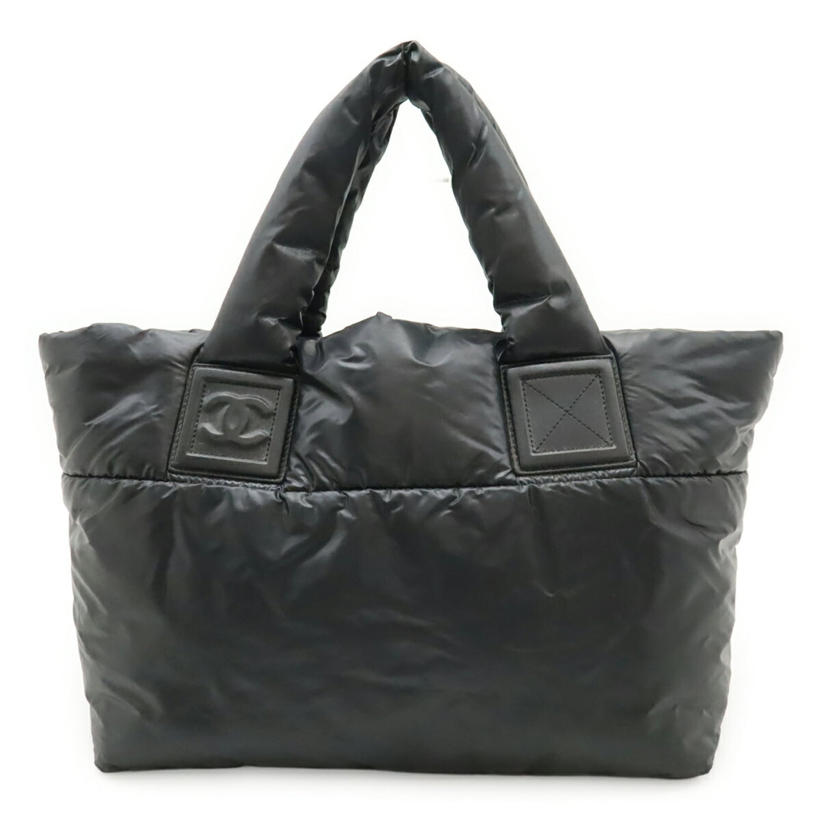 Chanel Handbag Tote Bag Nylon Leather: Chanel Handbag Tote Bag Nylon Leather Black Chanel Handbag Tote Bag with Nylon and Leather Construction, Measuring 26cm x 43cm x 15.5cm. This tote bag features a striking combination of nylon and