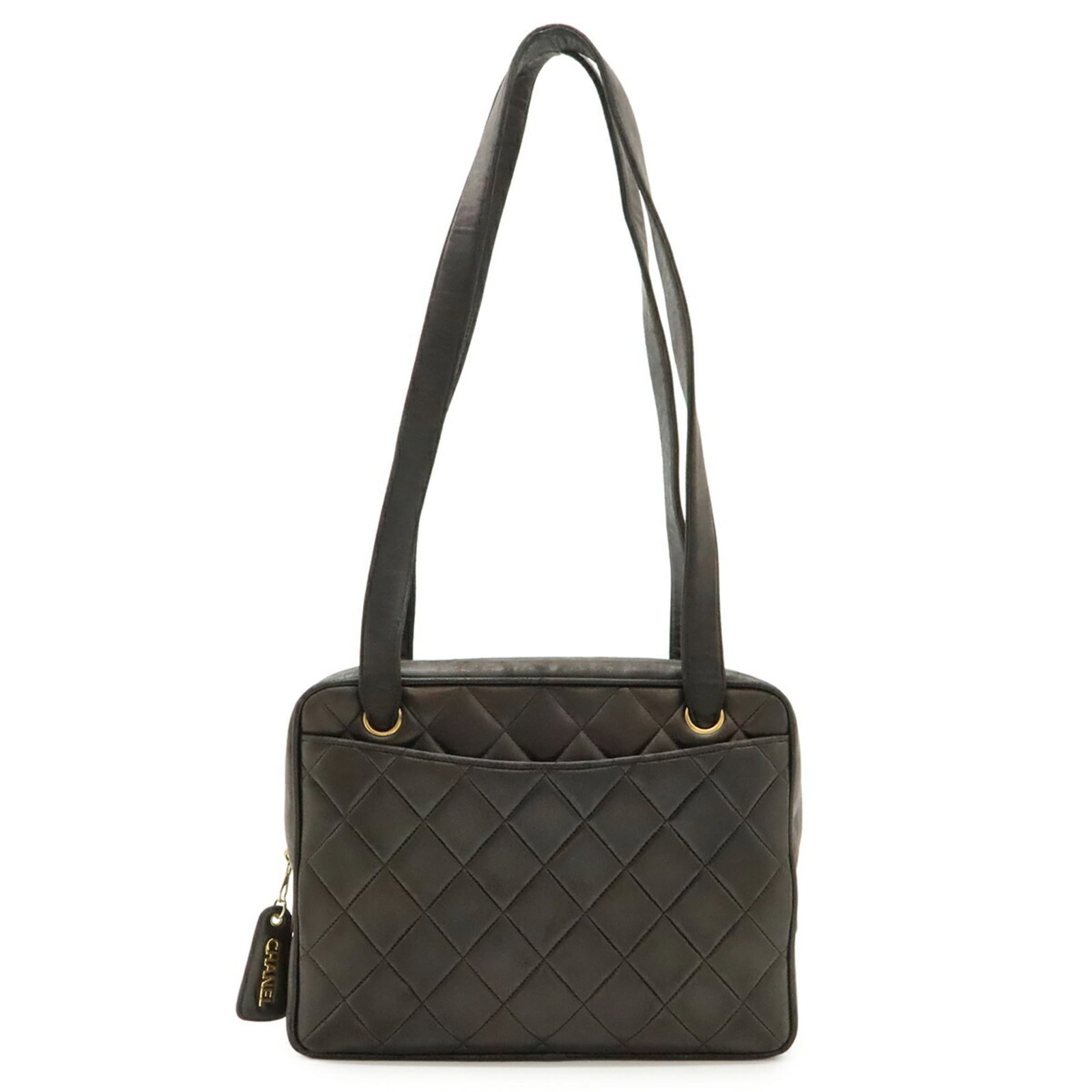 Shoulder Bag Leather Tote Chanel: Shoulder Bag Leather Tote Chanel Black leather shoulder bag with Matelasse design, measuring 20cm x 26.5cm x 60cm. This tote bag features high-quality leather construction and a classic style that exu