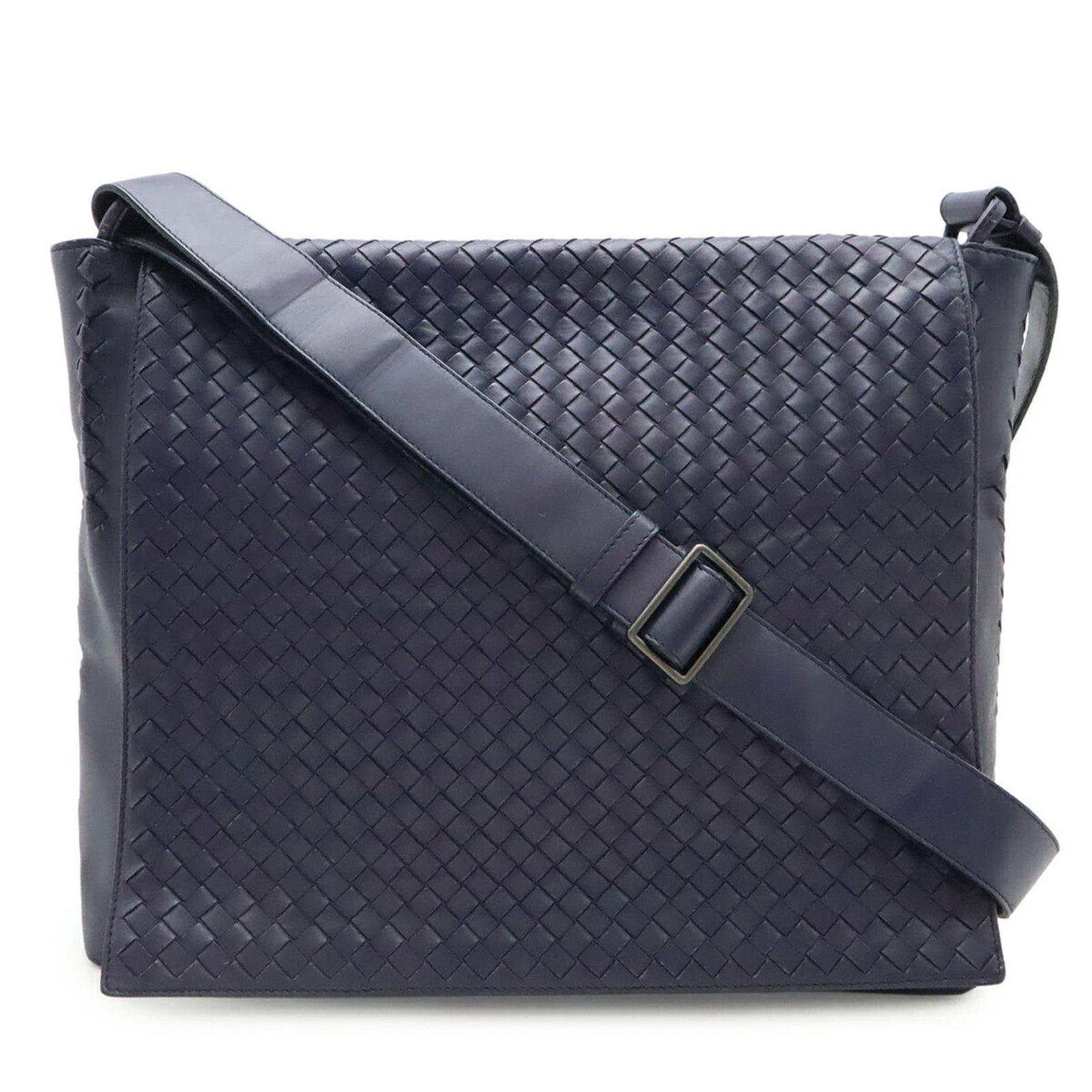 Bottega Veneta Handbag Shoulder Bag Intrecciato: Bottega Veneta Handbag Shoulder Bag Intrecciato Bottega Veneta's iconic Intrecciato weave is on full display in this stunning shoulder bag, crafted from high-quality materials that exude timeless eleg
