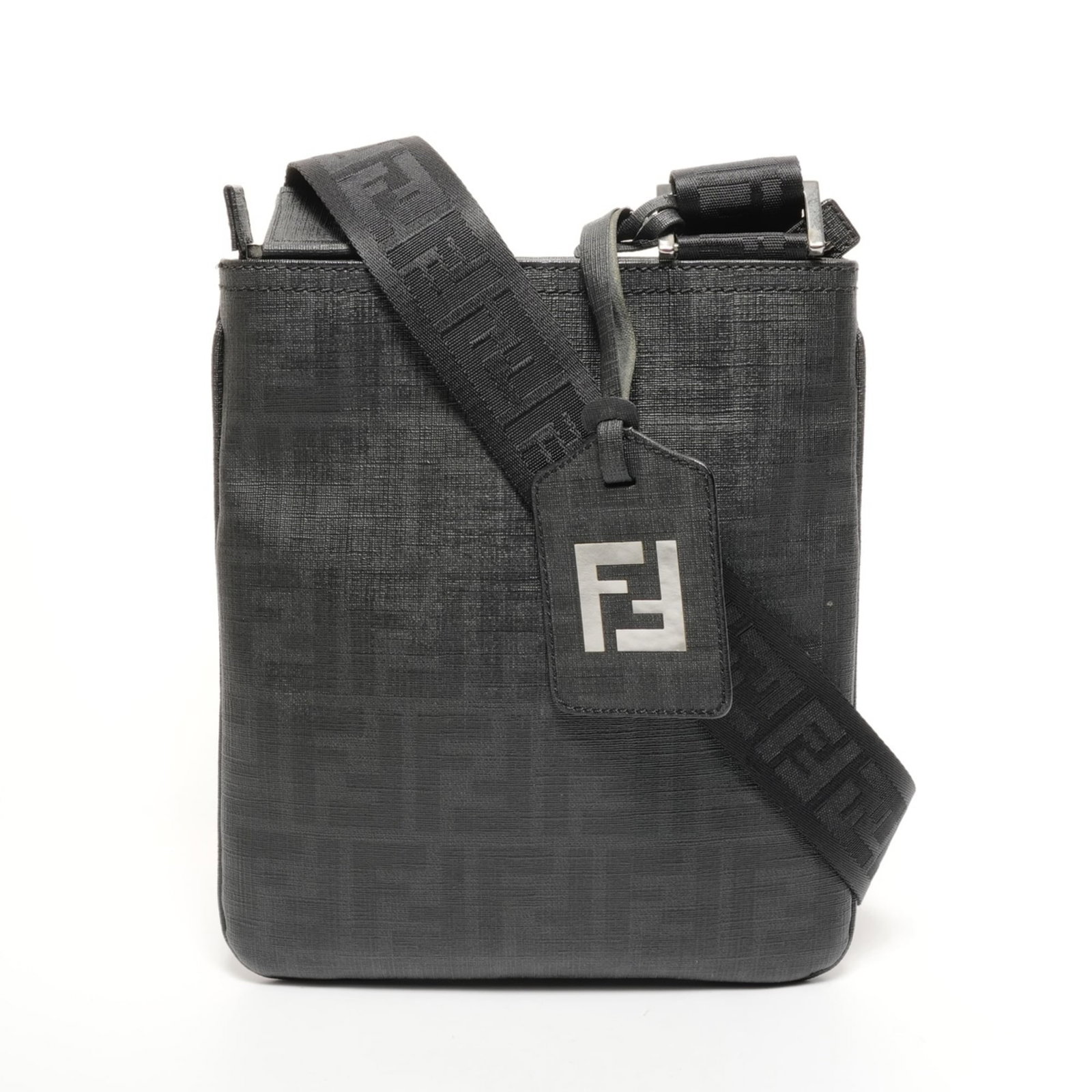 Shoulder Bag Fendi: Shoulder Bag Fendi The Fendi Zucca shoulder bag boasts sleek, modern lines and a sophisticated gray color. With adjustable straps ranging from 80cm to 140cm, it offers versatility for everyday use. It