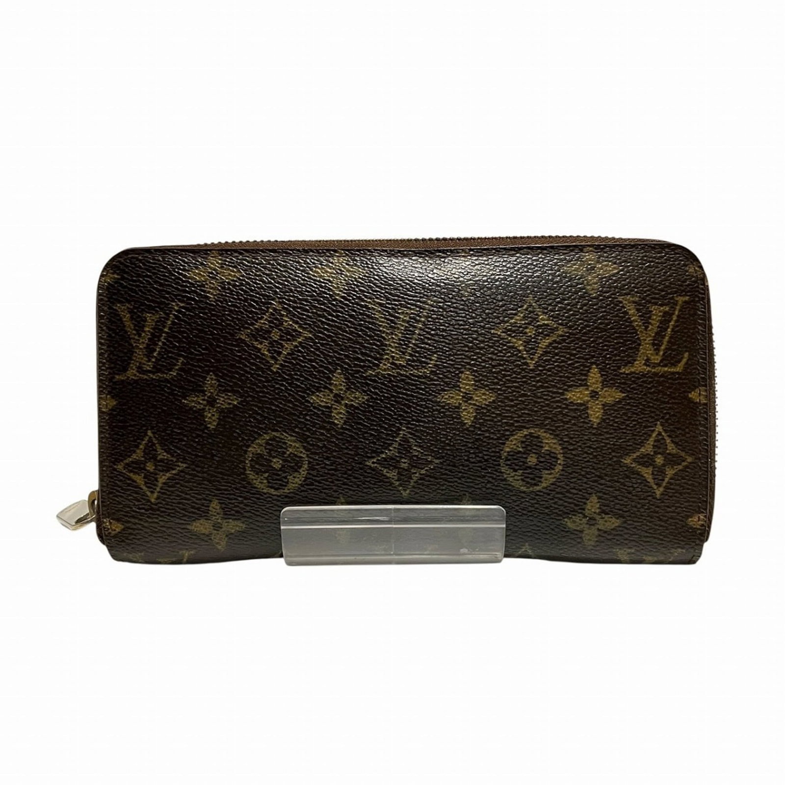 Louis Vuitton bi fold monogram wallet: Louis Vuitton bi fold monogram wallet The Louis Vuitton bi-fold monogram wallet boasts its iconic brown monogram pattern, perfectly balanced design, and sturdy zipper closure. Measuring 10.5cm x