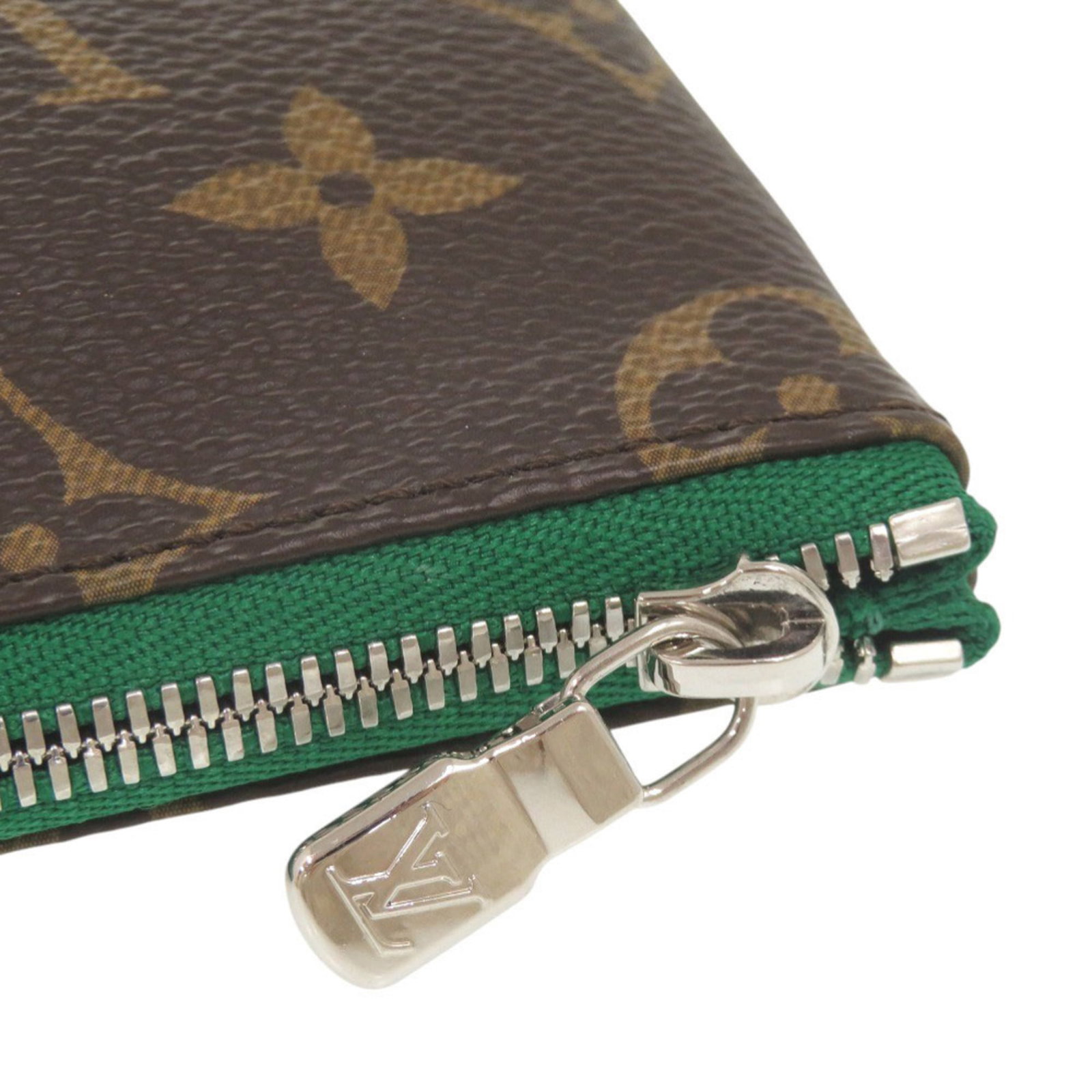 Monogram pouch by Louis Vuitton - 5