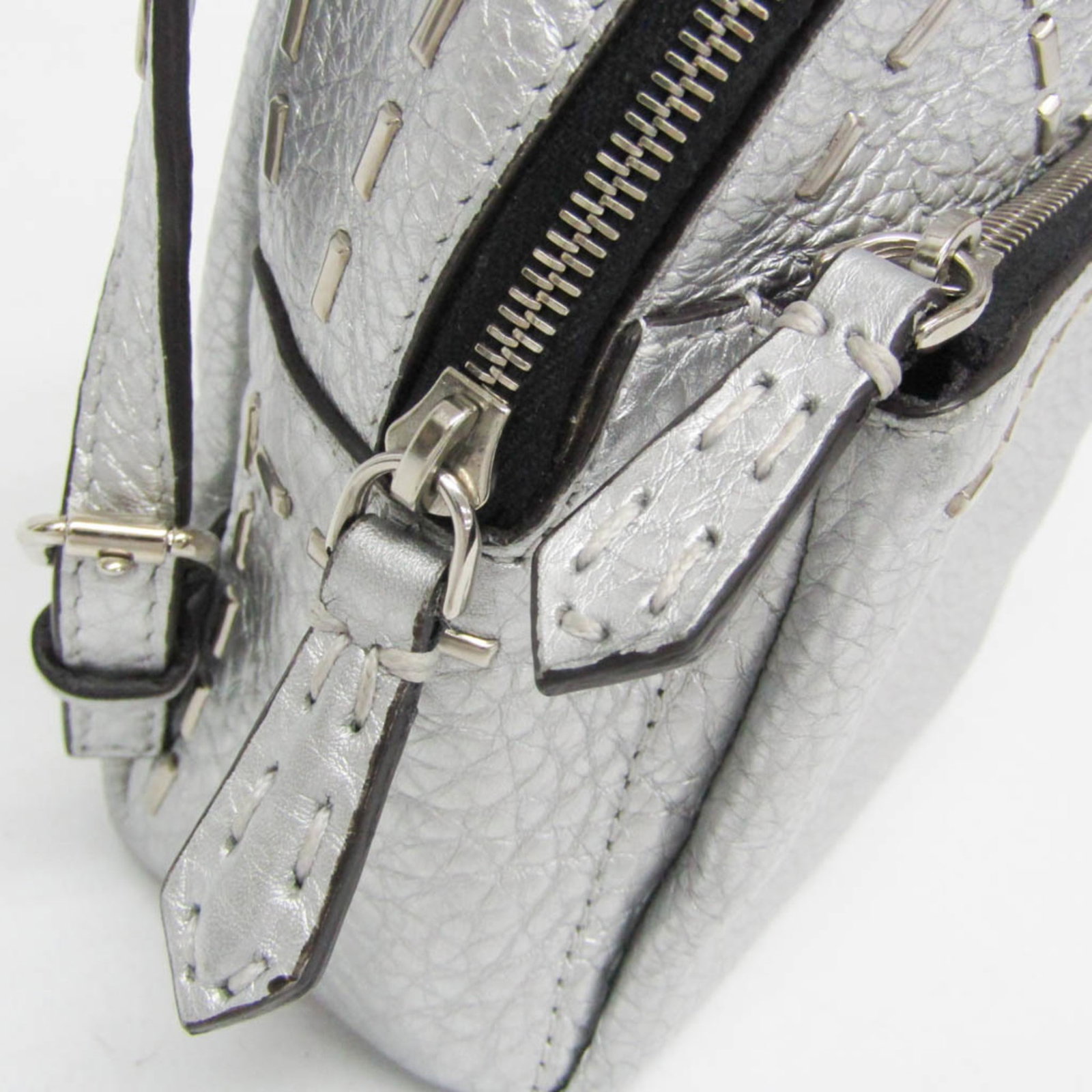 Fendi pouch leather - 8
