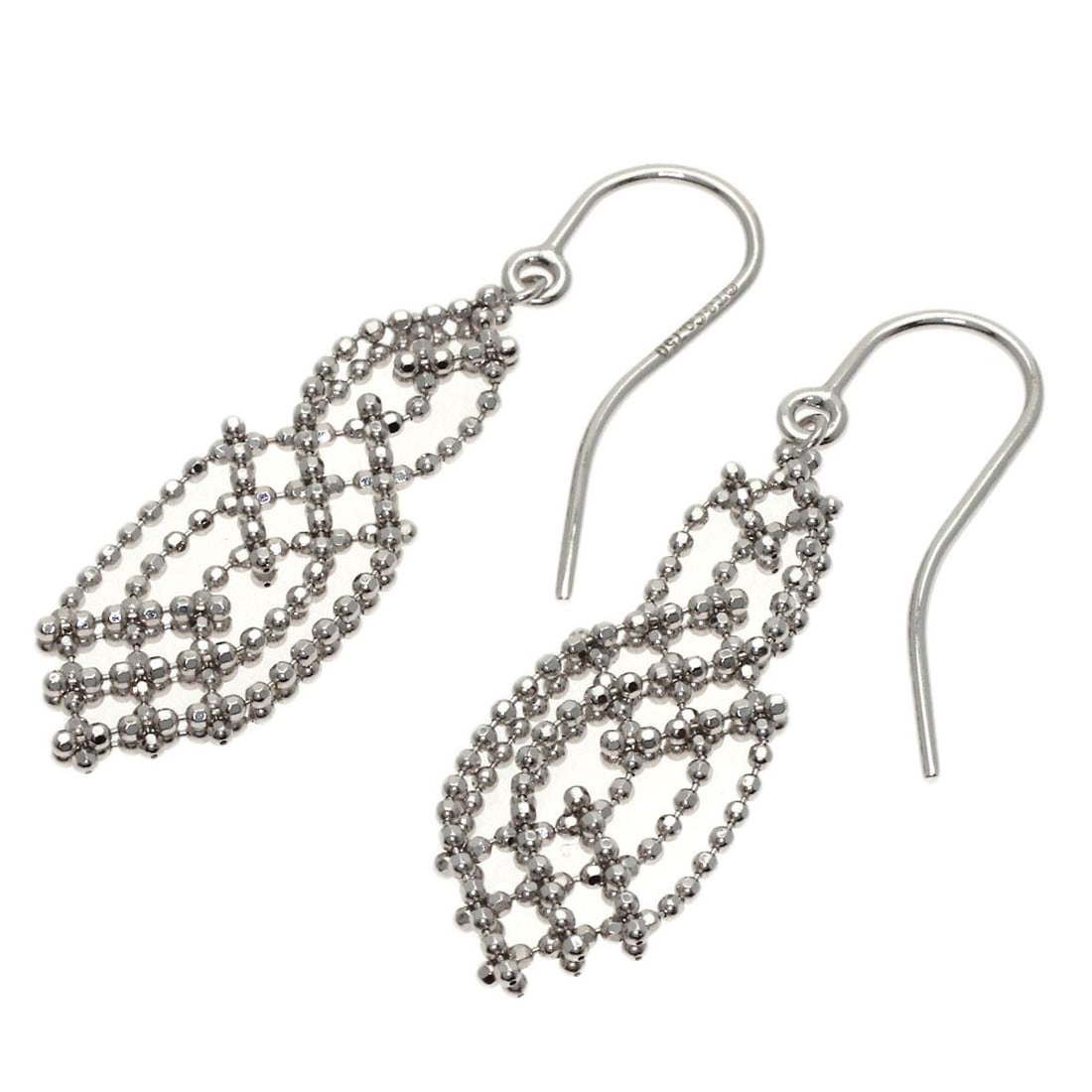 White Gold K18 Hook Fringe Earring Tiffany&Co: White Gold K18 Hook Fringe Earring Tiffany&Co K18 White Gold Hook Fringe Earring from Tiffany&Co. Features a sleek and modern design with a hook fringe detail, showcasing the luxurious feel of K18