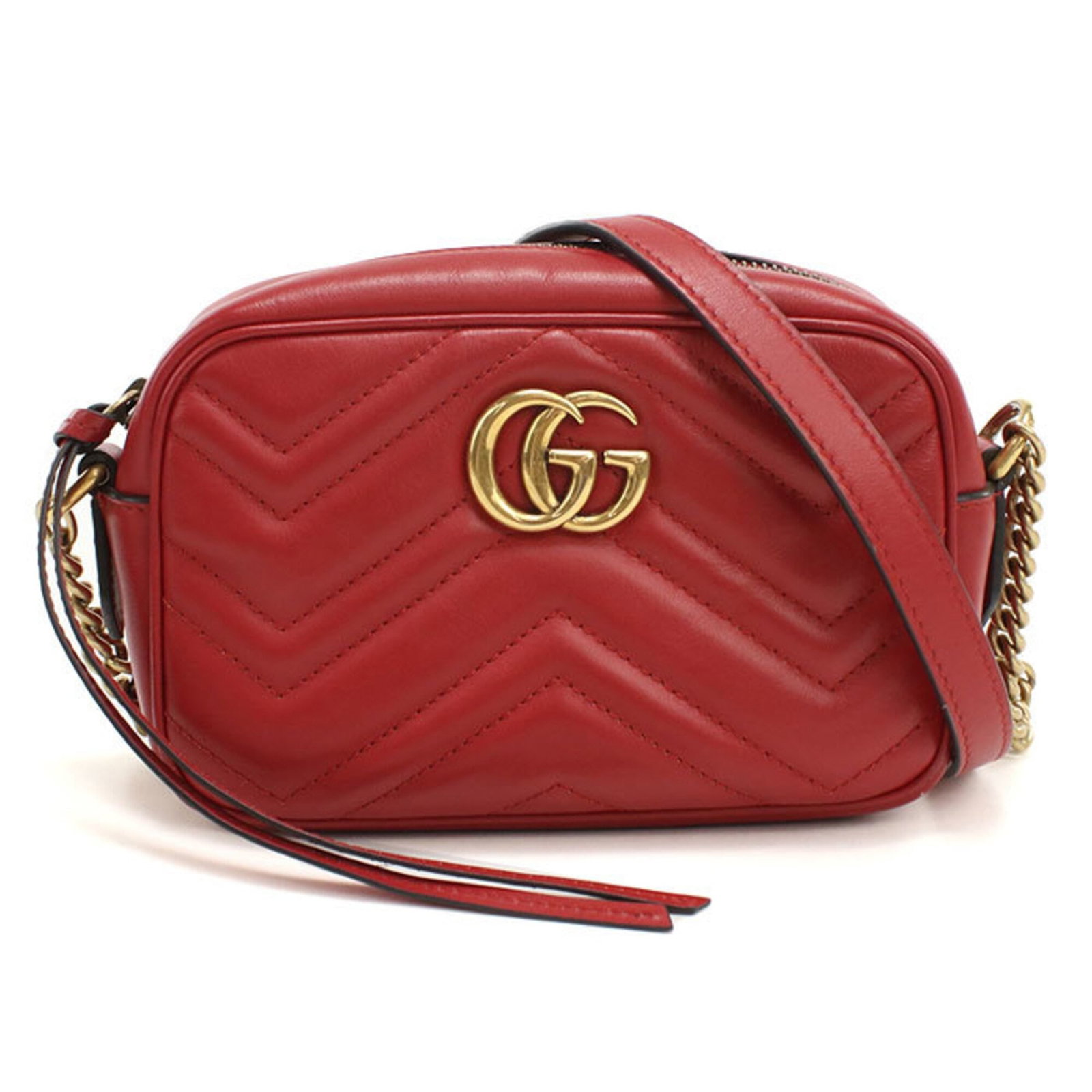 Gucci Shoulder Bag Quilting: Gucci Shoulder Bag Quilting This Gucci shoulder bag features a striking red color with gold hardware, showcasing the brand's signature style. The quilted design adds a unique touch to this stylish acc