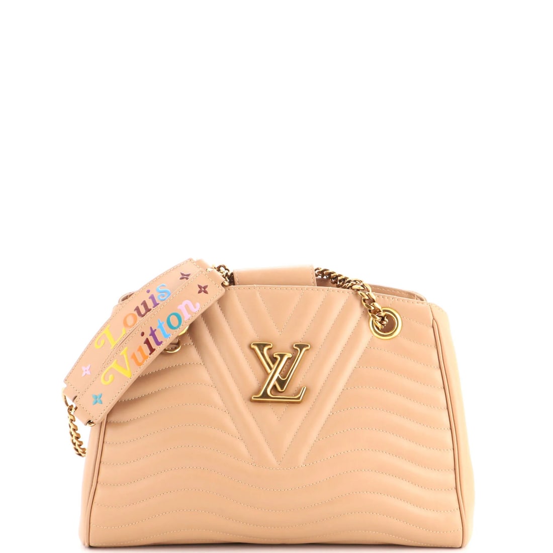 Louis Vuitton New Wave Chain Tote Quilted Leather: Louis Vuitton New Wave Chain Tote Quilted Leather The Louis Vuitton New Wave Chain Tote Quilted Leather features a neutral exterior with minor creases and corner wear, while its interior boasts