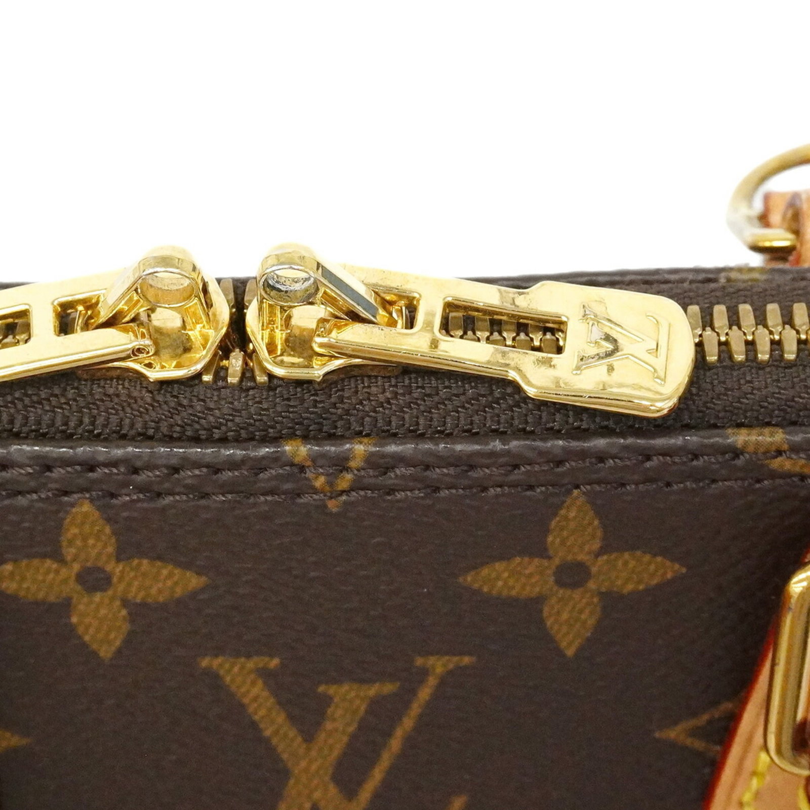 Louis Vuitton Handbag - 8