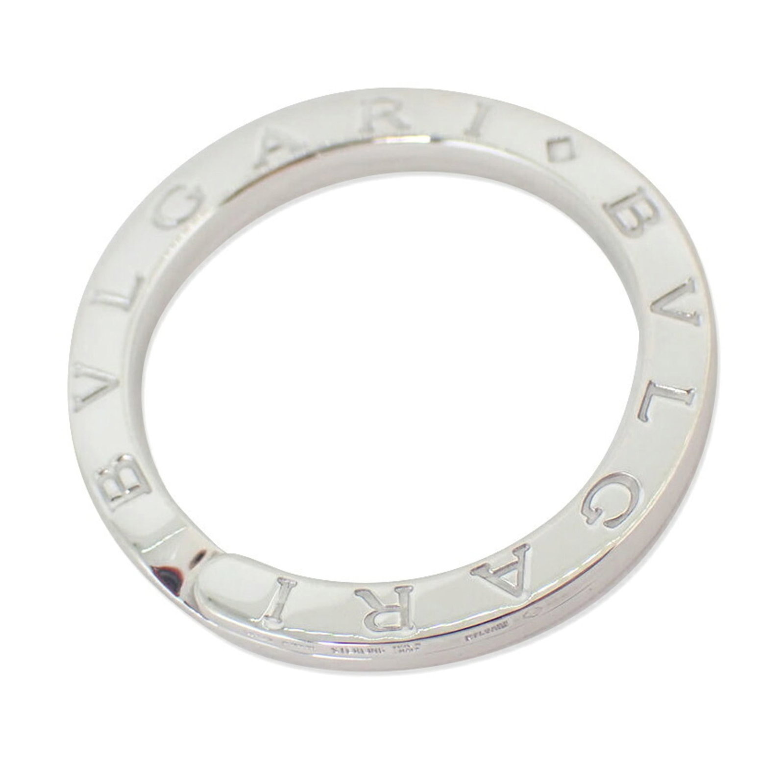 Sterling Silver 925 Bvlgari Keyring: Sterling Silver 925 Bvlgari Keyring Sterling silver 925 Bvlgari keyring, crafted from high-quality materials for a touch of luxury. The elegant design and sophisticated finish make it a stylish