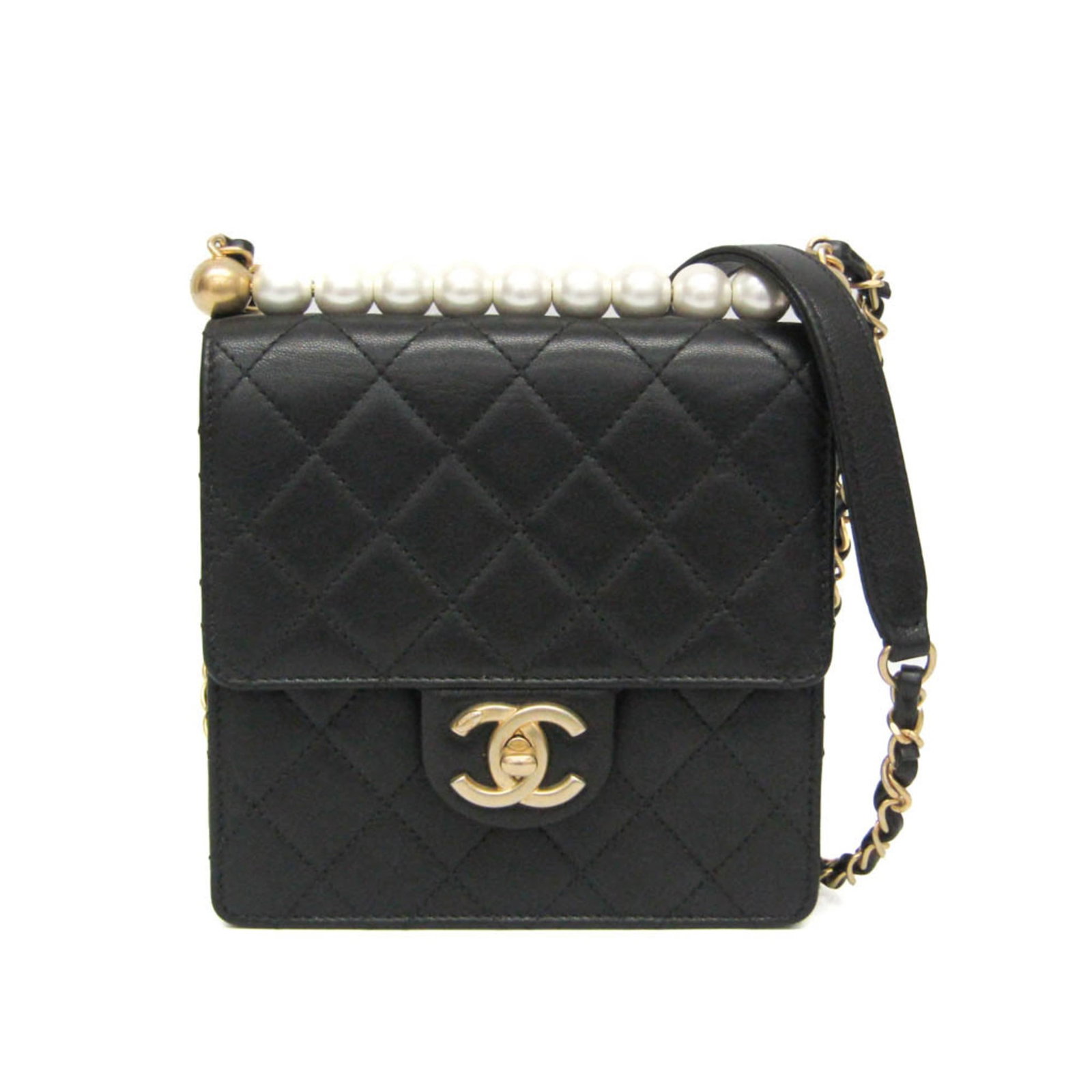 Chanel Pearl Leather Bag Shoulder: Chanel Pearl Leather Bag Shoulder The Chanel Pearl Leather Bag Shoulder boasts sleek black lambskin and artificial pearl details, creating a sophisticated look. With its chain shoulder strap and turn 