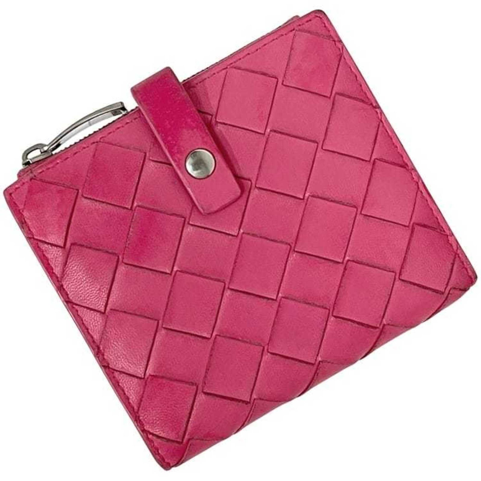 Intrecciato Wallet Bi Fold Bottega: Intrecciato Wallet Bi Fold Bottega Intrecciato Wallet Bi Fold Bottega features a unique blend of style and craftsmanship. Made from high-quality Intrecciato material, this bi-fold wallet boasts a