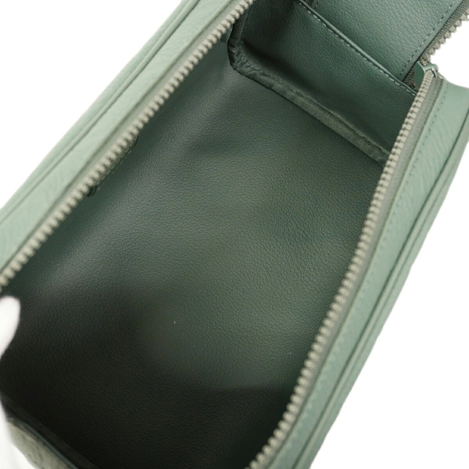 Louis Vuitton Handbag - 4