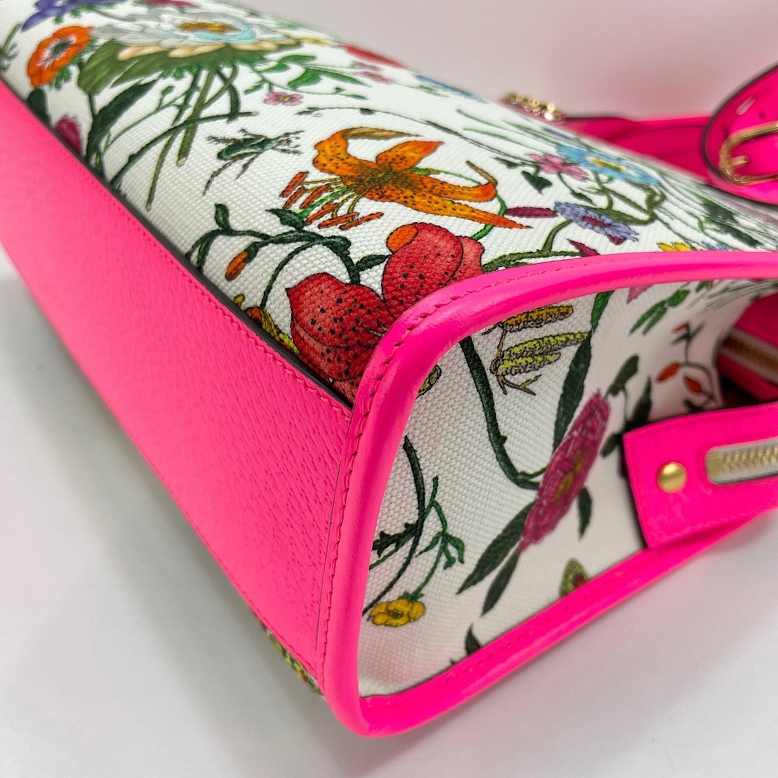 Handbag by Gucci - 9