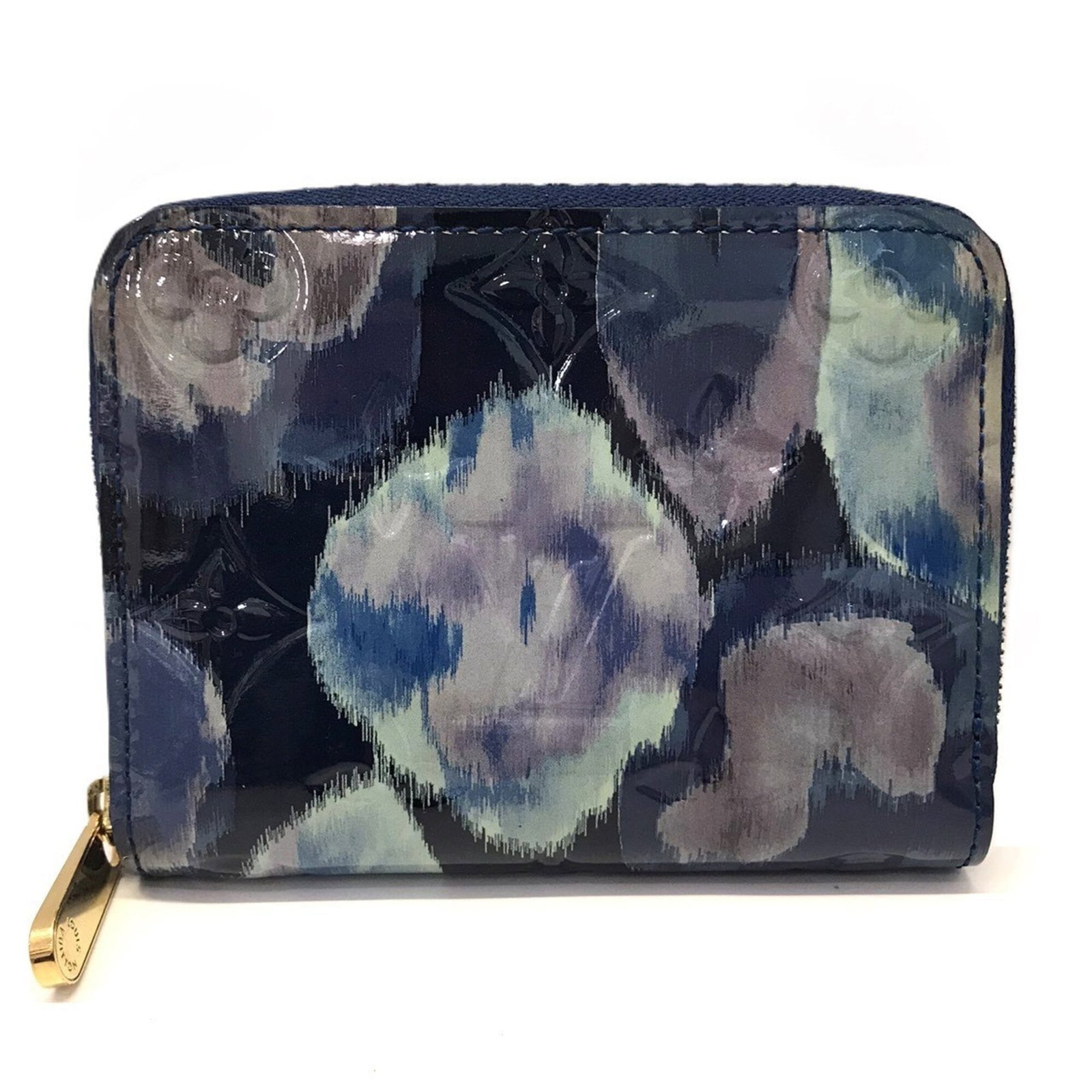 Louis Vuitton Coin Purse/ Coin Case Vernis: Louis Vuitton Coin Purse/ Coin Case Vernis Vernis Grand Blue Louis Vuitton Coin Purse/ Coin Case features a striking Grand blue color and a sleek design. Made from high-quality Vernis material, this