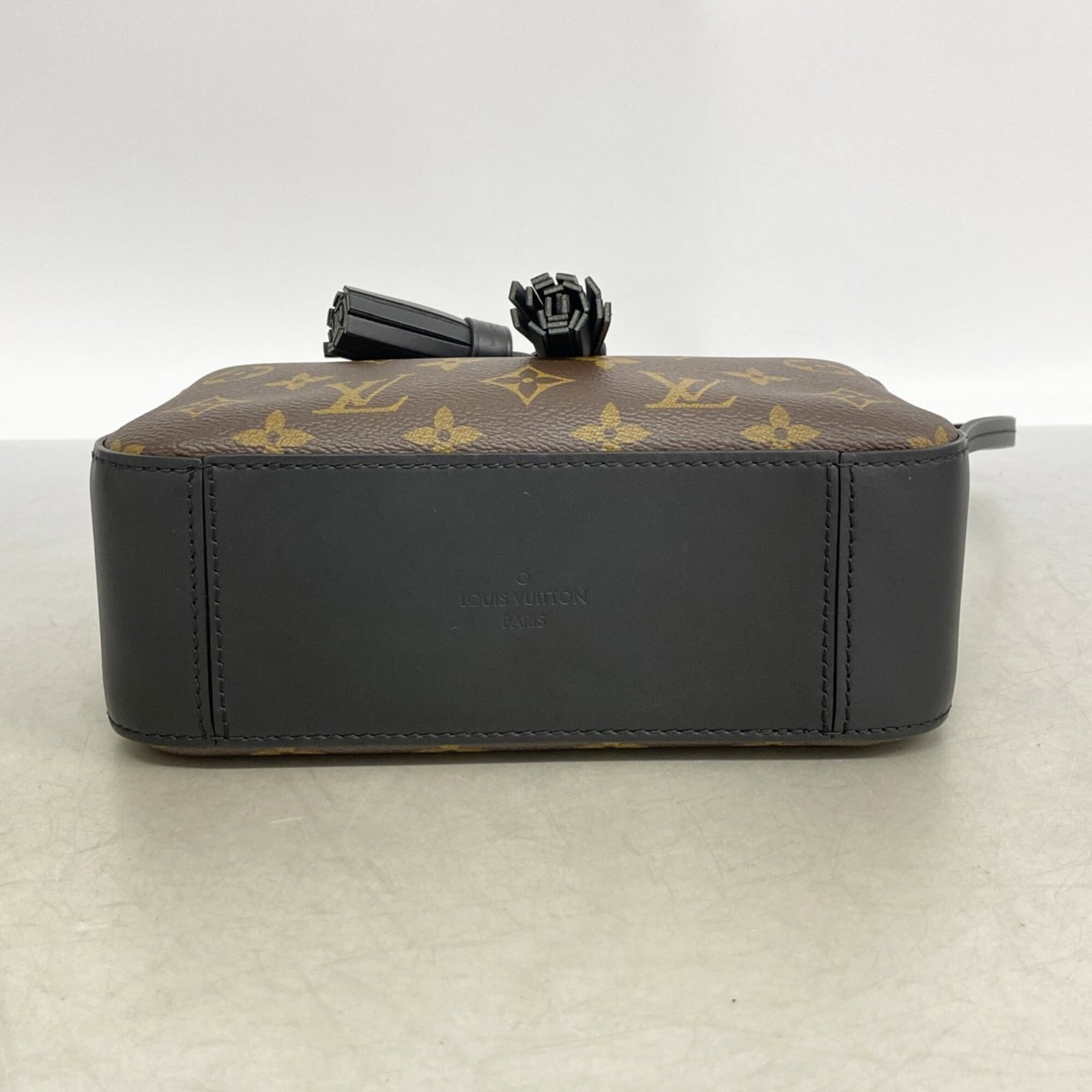 Louis Vuitton Handbag - 3