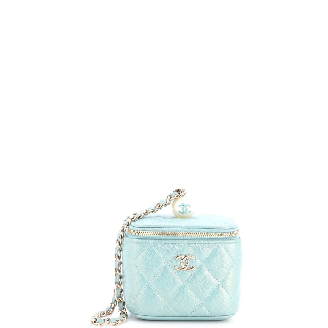 Vanity case in pearl caviar quilted chain classic Chanel: Vanity case in pearl caviar quilted chain classic Chanel Classic Pearl Vanity Case with Chain Quilted Caviar Mini in Blue Leather and Faux Pearl. This exquisite mini clutch features quilted chain