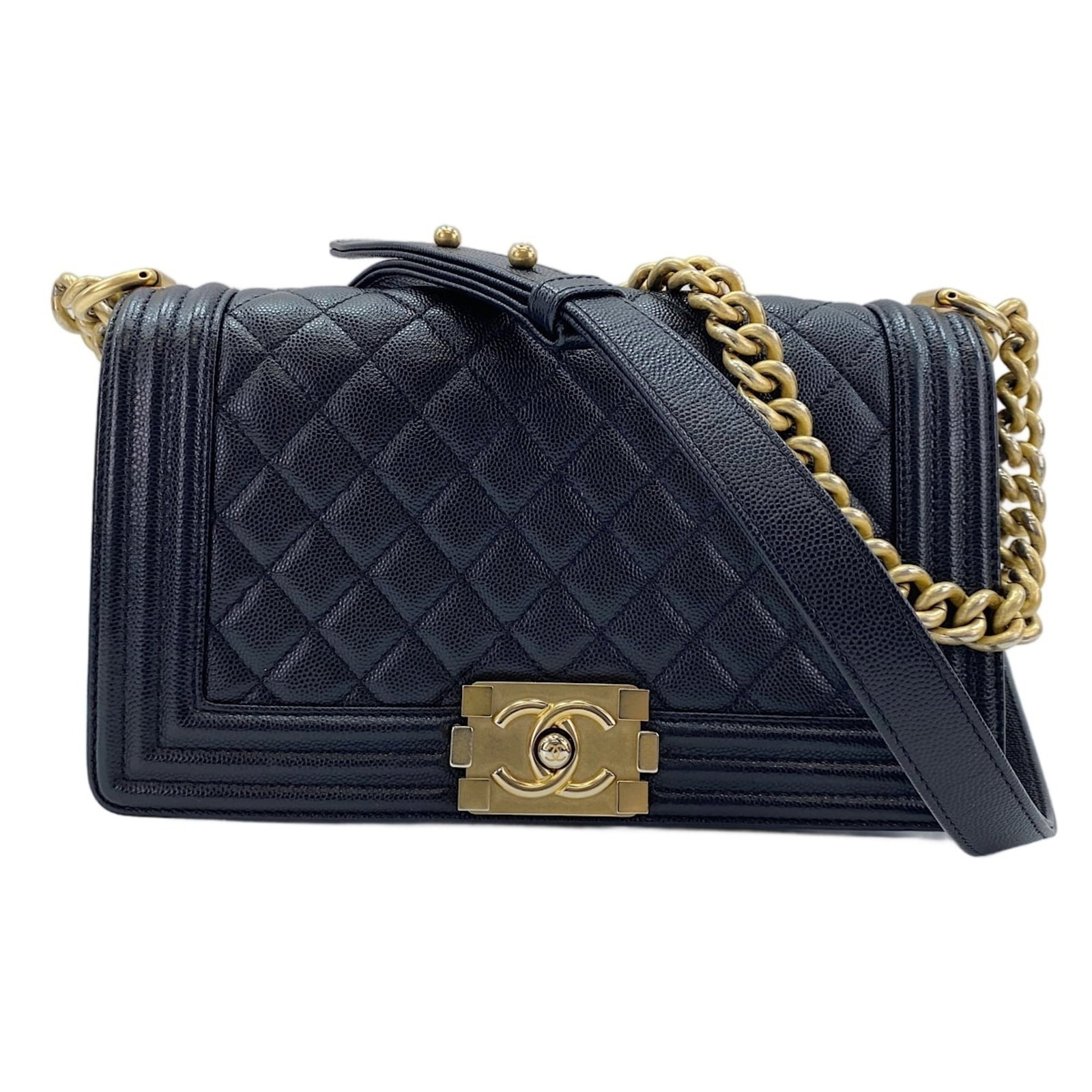 Shoulder Bag by Chanel: Shoulder Bag by Chanel Black shoulder bag from Chanel, made in France with dimensions of 15cm x 25cm x 7cm. This classic design features a timeless combination of style and sophistication. A stylish