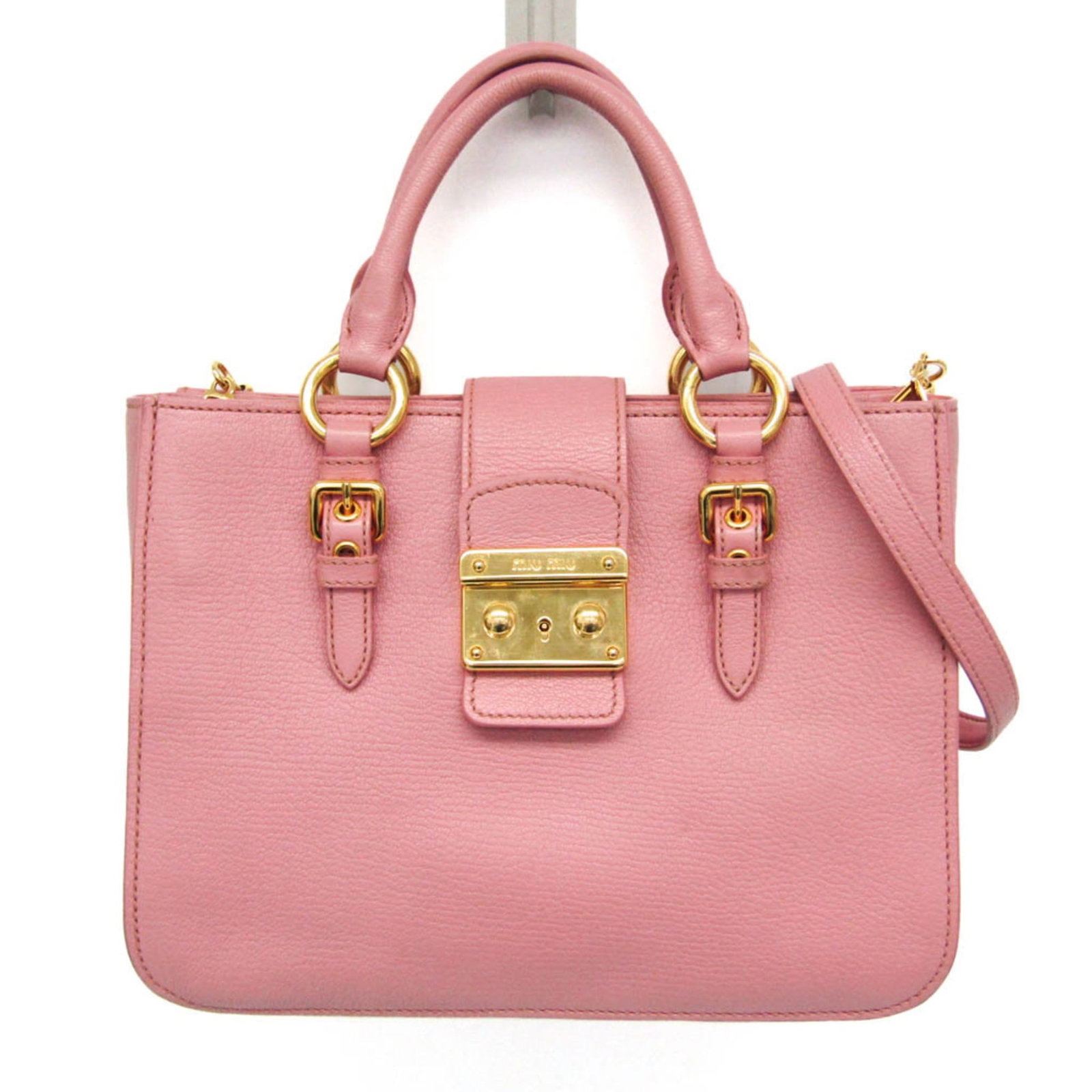 Miu Handbag Shoulder Bag Leather: Miu Handbag Shoulder Bag Leather Pink leather shoulder bag with silver hardware, featuring a slide lock closure and zipper pocket. Measuring 21cm x 27.5cm x 8cm, it has a total weight of 960g and