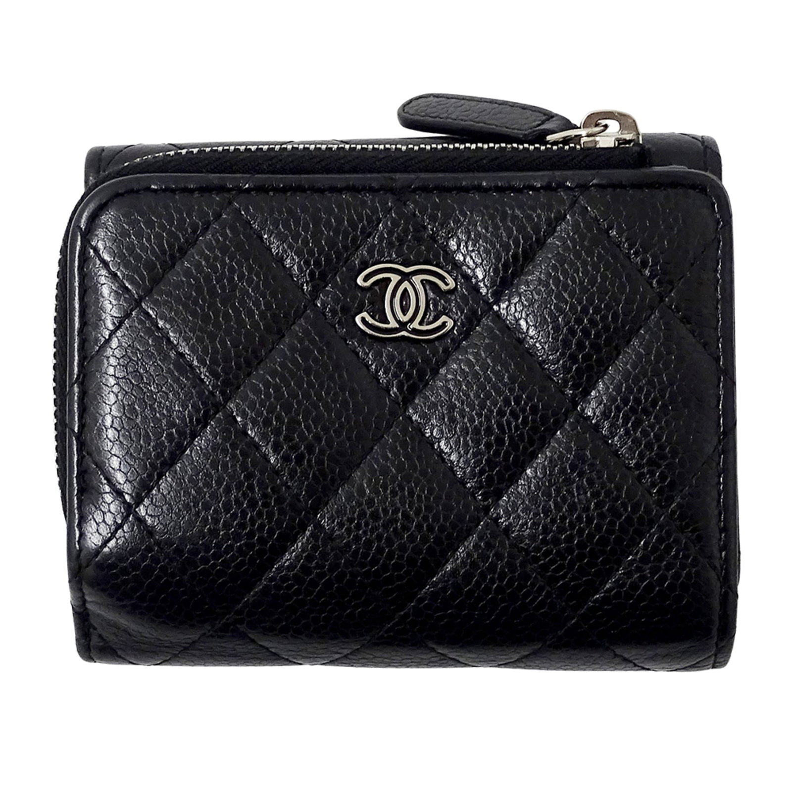 Calfskin wallet tri-fold grained by Chanel: Calfskin wallet tri-fold grained by Chanel Calfskin wallet with tri-fold design, crafted from high-quality grained leather. This sleek and sophisticated accessory features a classic black color and pr