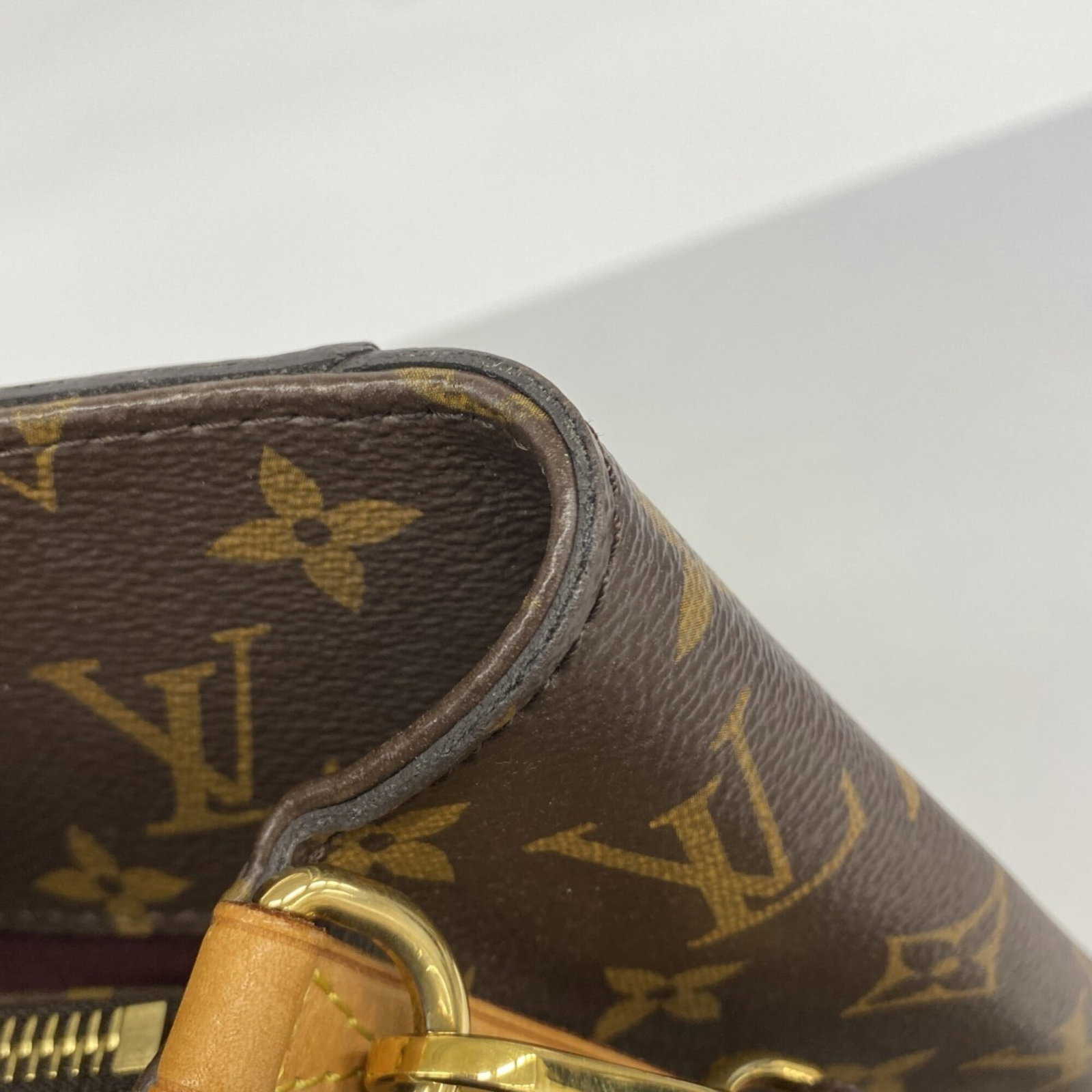 Louis Vuitton Handbag - 7