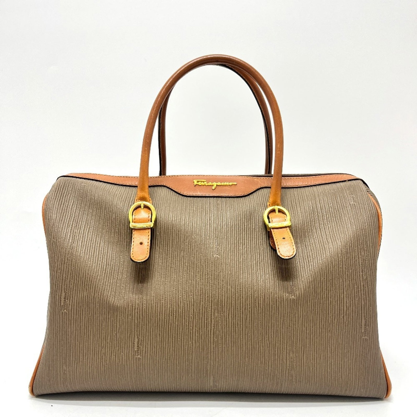 Boston Bag Salvatore Handbag Leather Pvc: Boston Bag Salvatore Handbag Leather Pvc Boston Bag Salvatore Handbag Leather Pvc - A stylish and modern handbag with a unique blend of PVC and leather materials, featuring a sleek gold-tone buckle