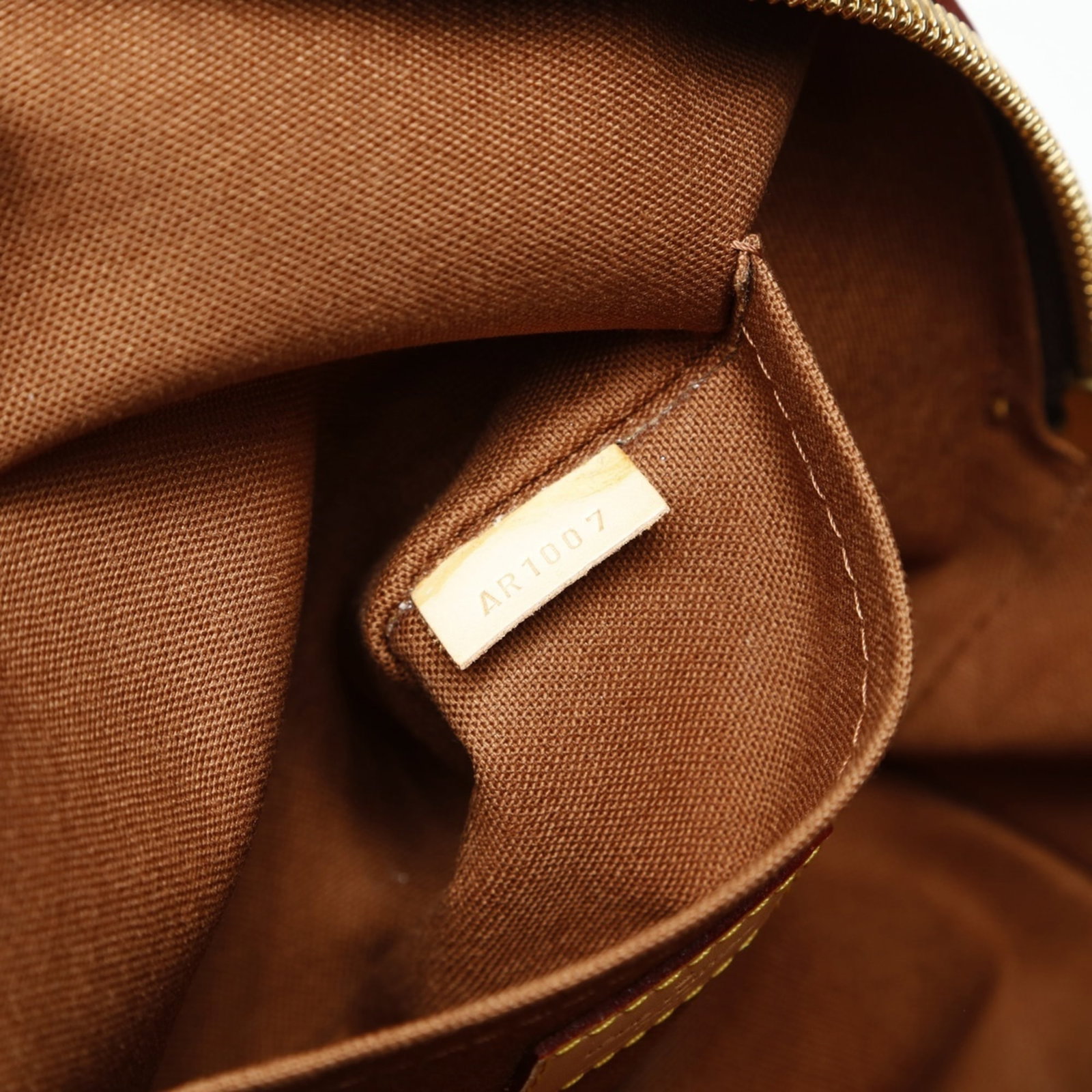 Louis Vuitton Handbag - 12