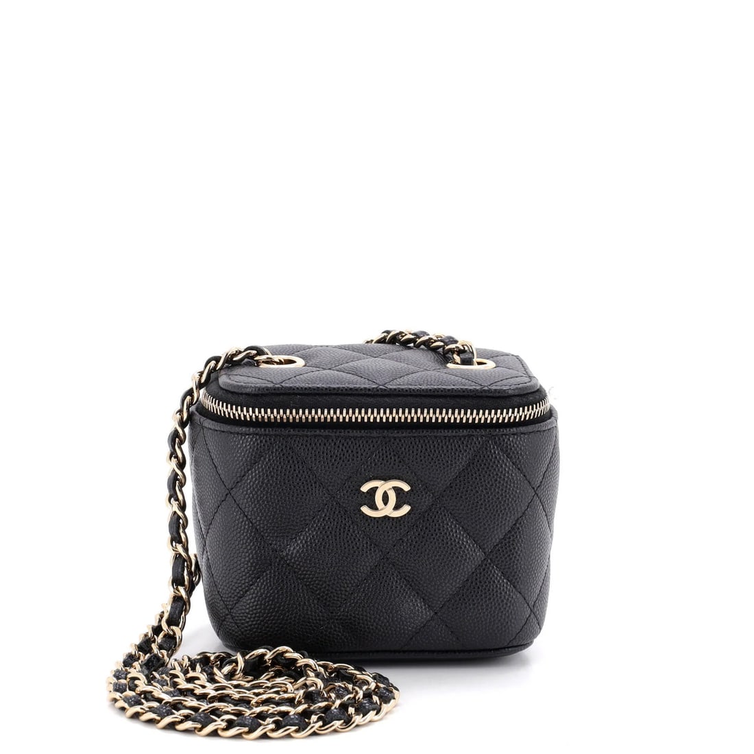 Vanity case mini quilted lambskin chain classic: Vanity case mini quilted lambskin chain classic Black leather cross body bag with chain and quilted lambskin exterior, featuring minor creases and scuffs. The classic vanity case design boasts a timel