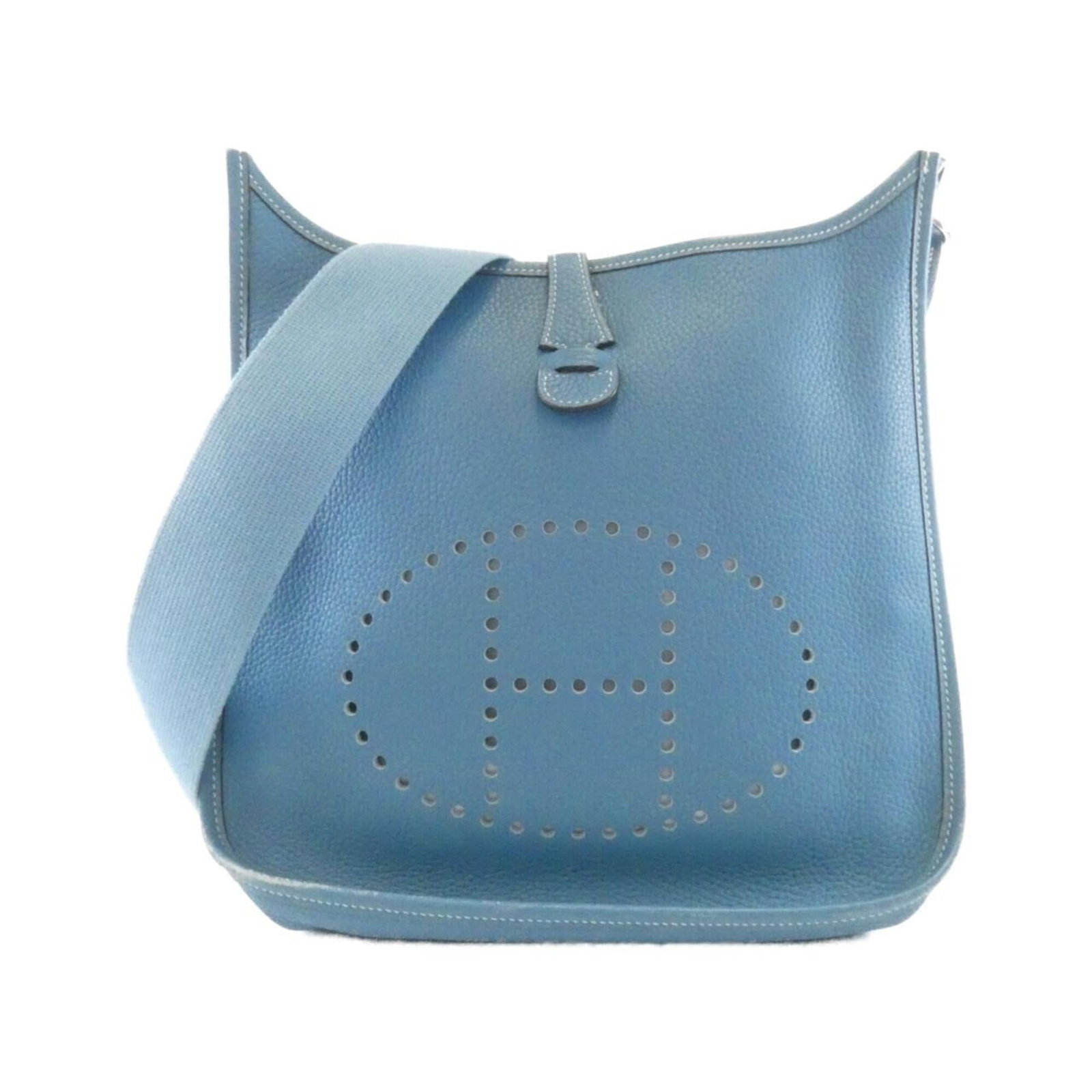 Clemence Taurillon Leather Shoulder Bag Hermes: Clemence Taurillon Leather Shoulder Bag Hermes Taurillon clemence leather gives this blue jean shoulder bag its distinctive look and feel, with silver hardware adding a touch of elegance. Measuring
