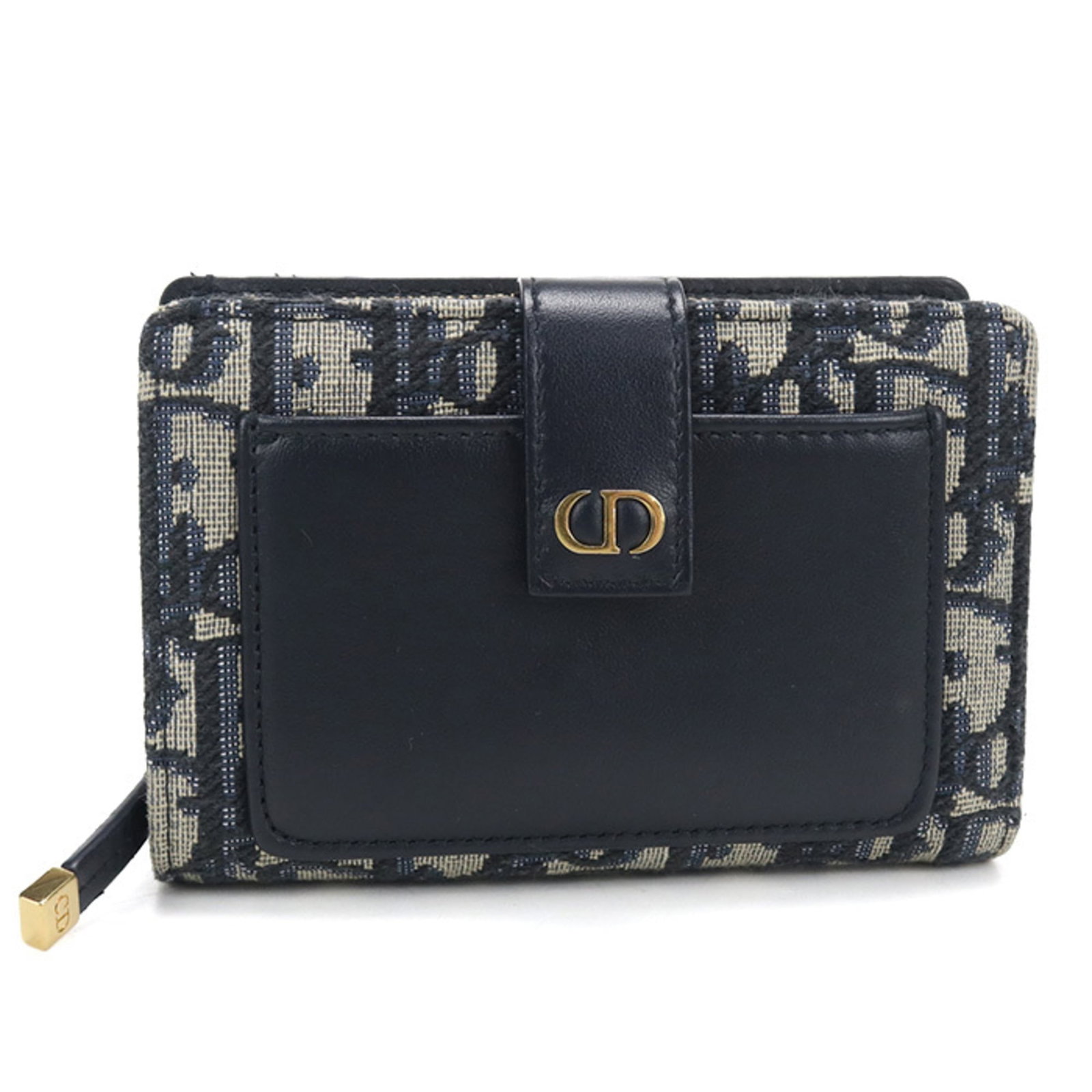 Christian Dior Wallet Bi Fold: Christian Dior Wallet Bi Fold Navy Christian Dior bi-fold wallet with classic design and sleek dimensions, measuring 9cm x 13cm x 2.5cm. This Italian-made wallet features a timeless style that complem