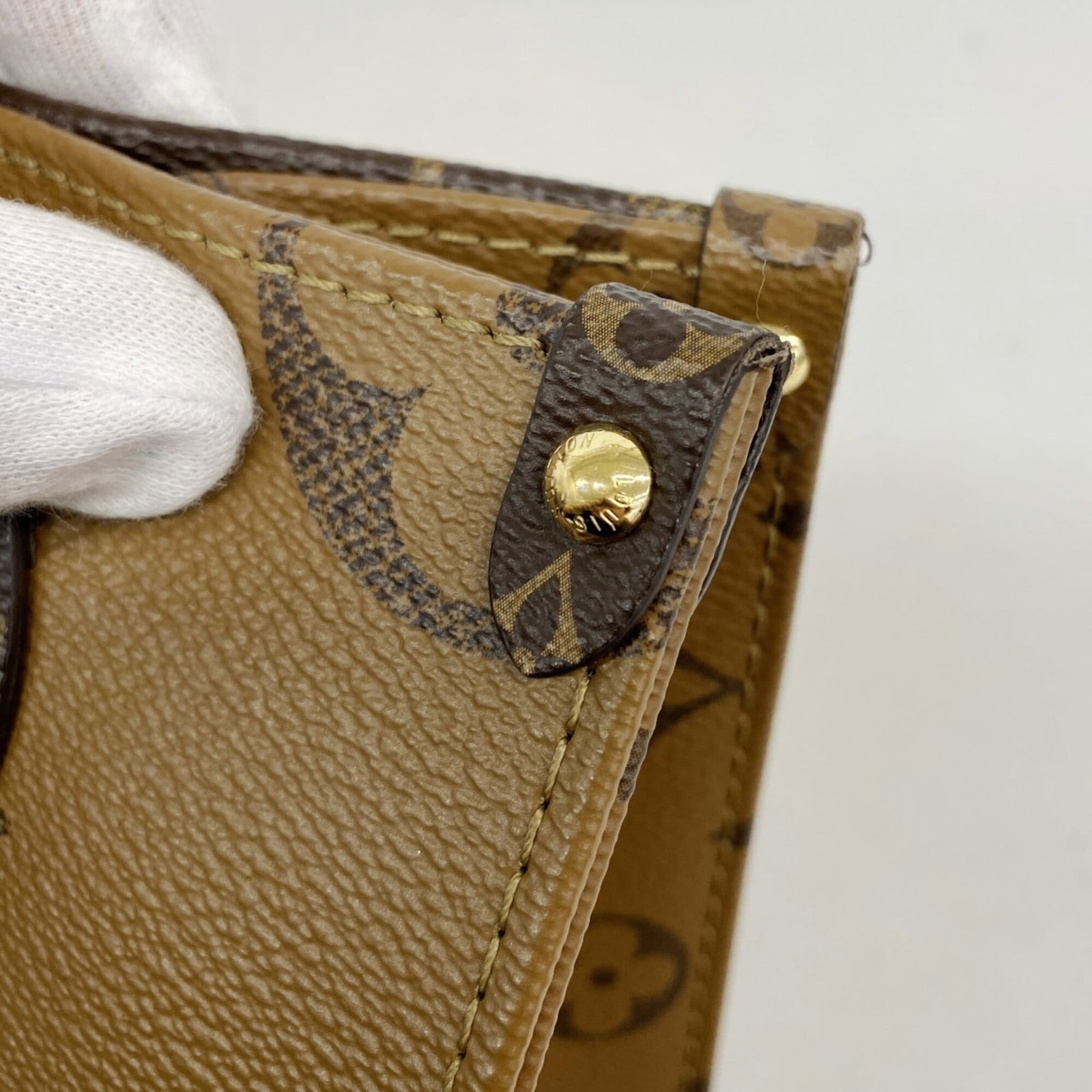 Louis Vuitton Handbag - 7