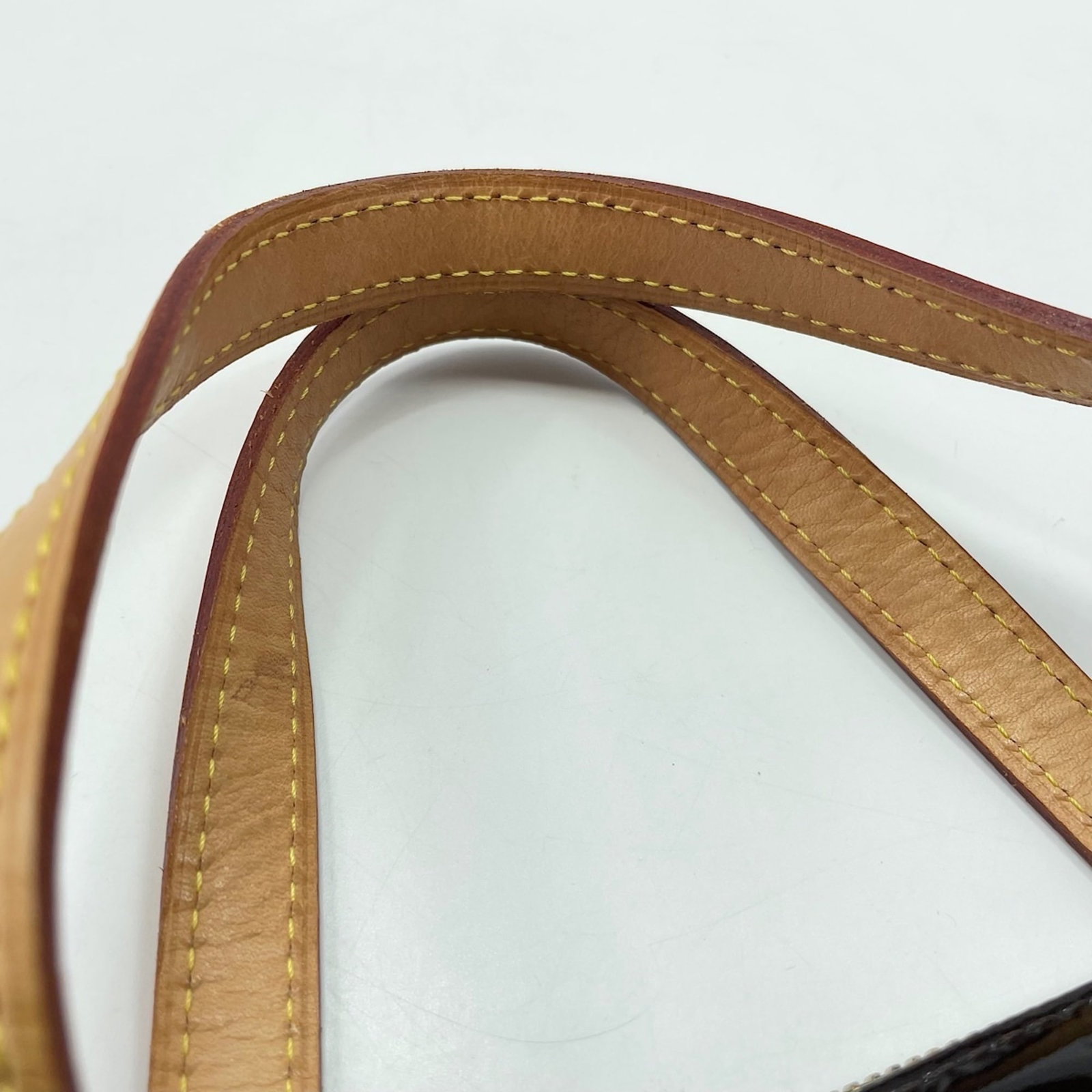 Louis Vuitton Handbag - 11