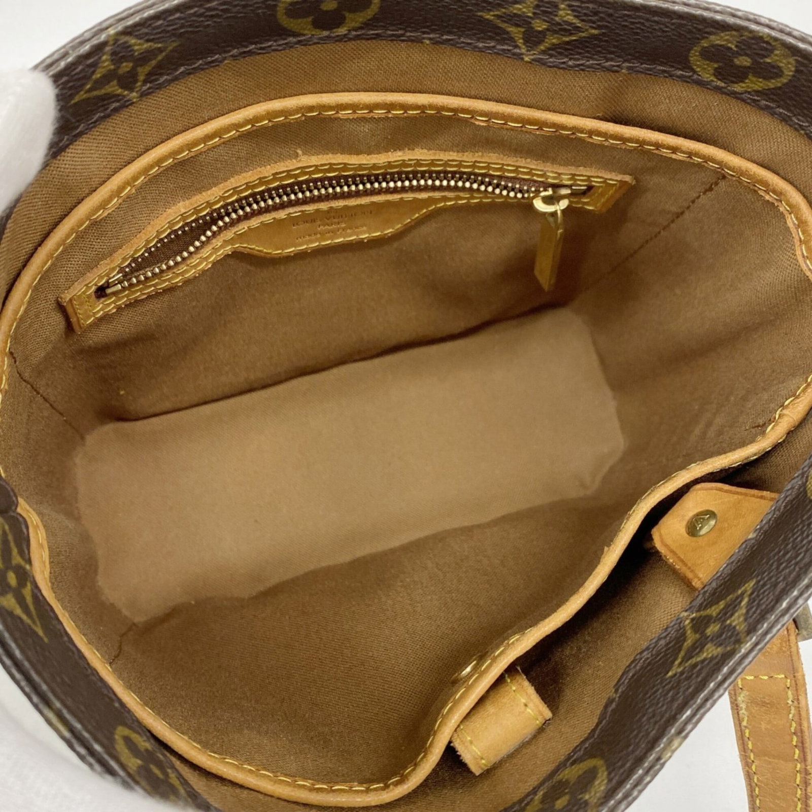 Louis Vuitton Handbag - 4