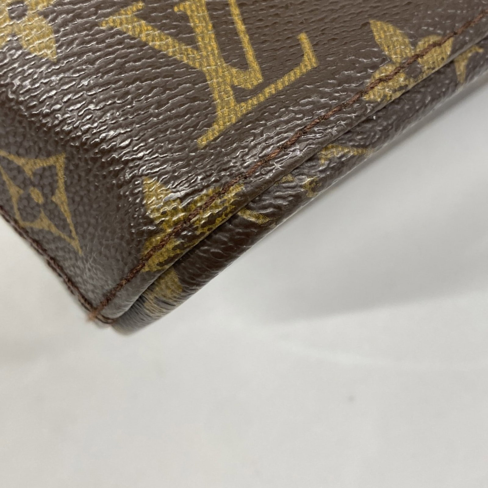 Louis Vuitton Handbag - 6