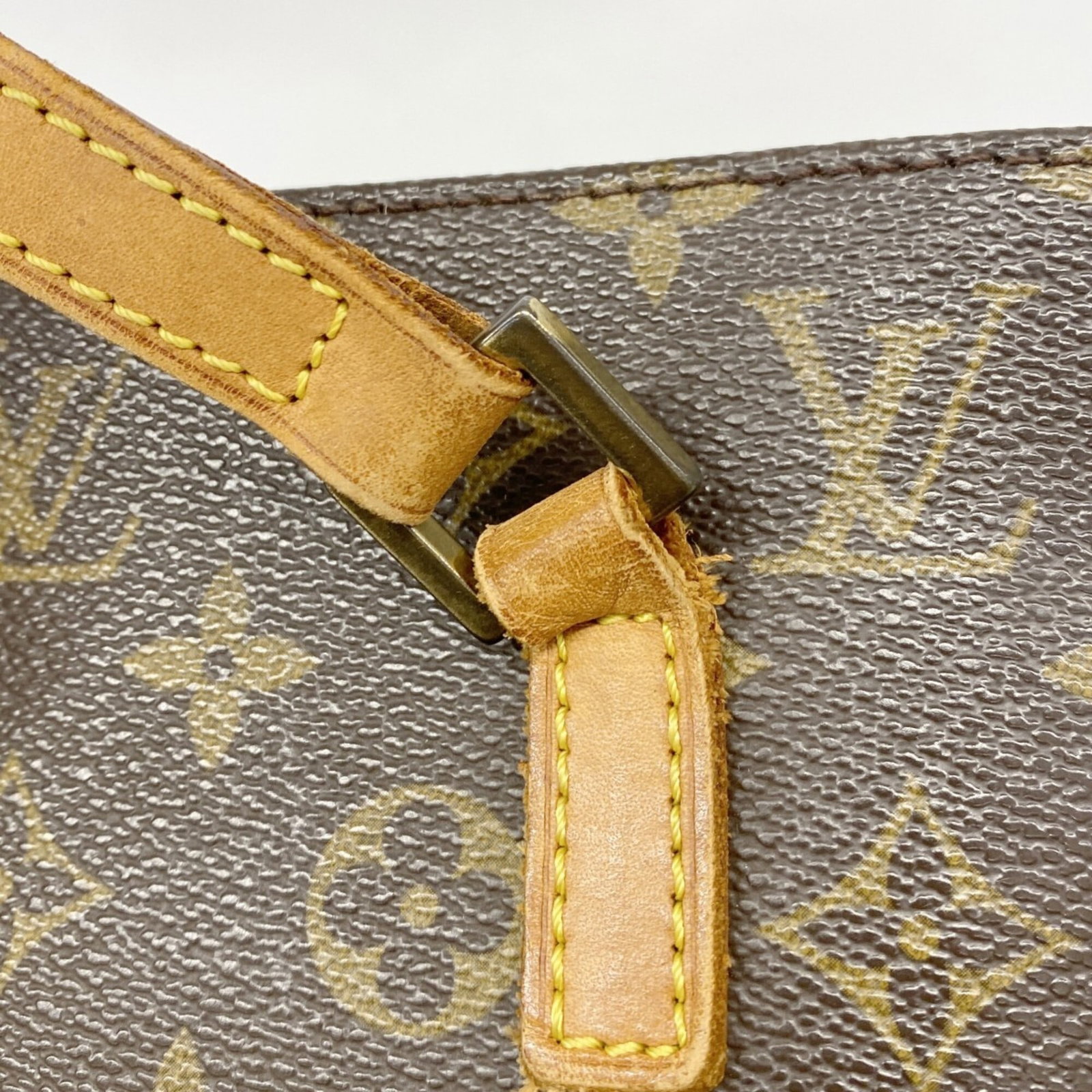 Louis Vuitton Handbag - 8