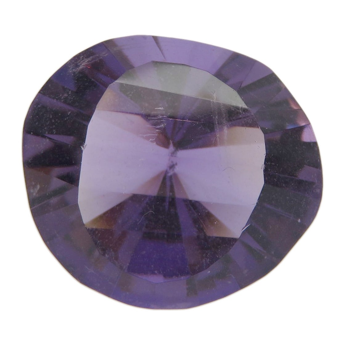 21.08Ct Amethyst Loose 4.2G: 21.08Ct Amethyst Loose 4.2G This exquisite amethyst weighs an impressive 21.08 carats, boasting a rich purple hue. Its substantial size and vibrant color make it a striking addition to any jewelry