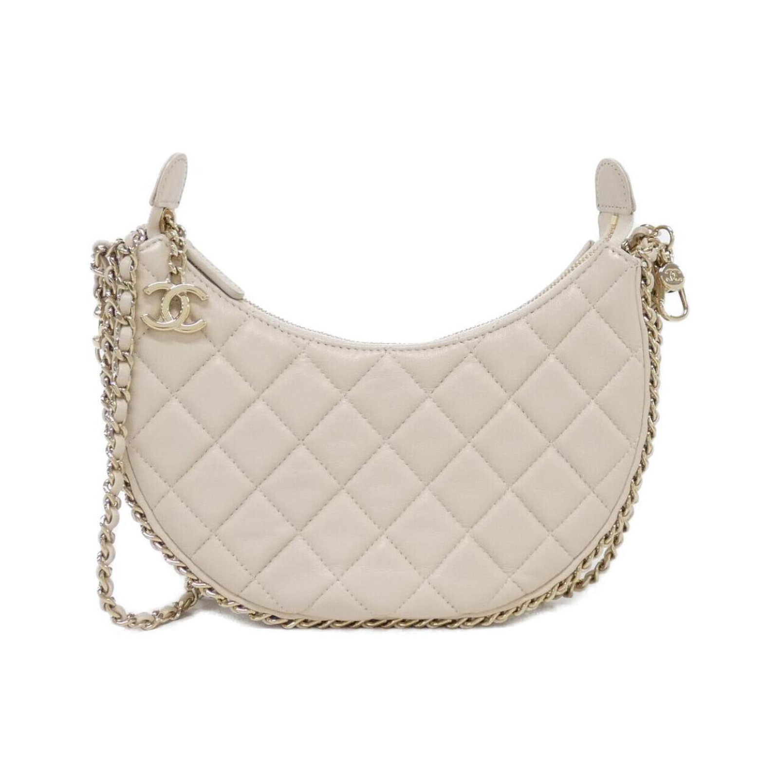 Shoulder Bag Leather Chanel: Shoulder Bag Leather Chanel Chanel's signature style shines in this elegant shoulder bag made from high-quality lamb leather. The timeless design and classic gold hardware evoke the iconic brand's sop