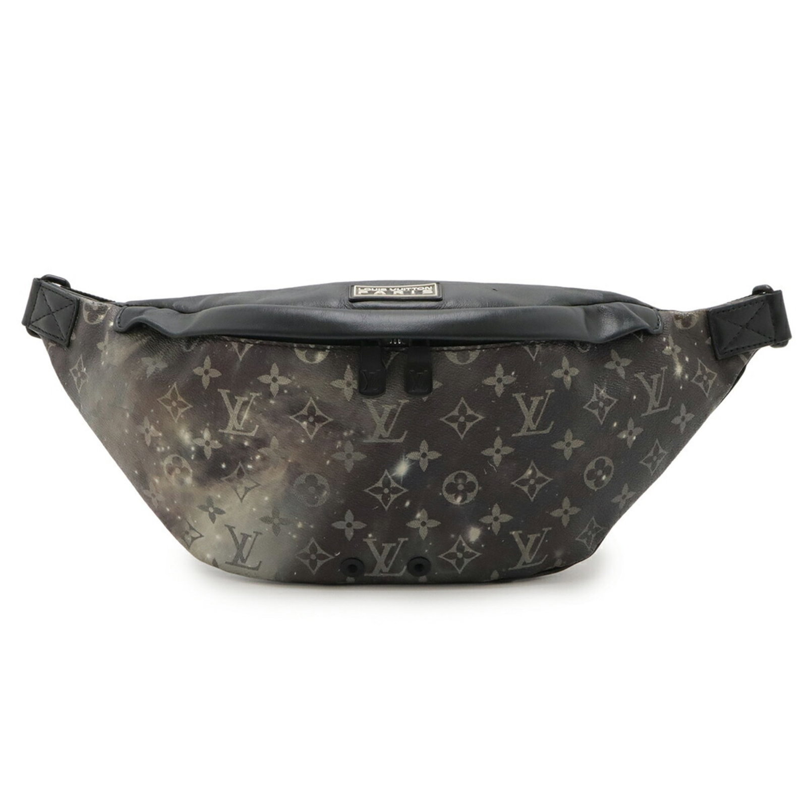 Leather Monogram Pouch Louis Vuitton: Leather Monogram Pouch Louis Vuitton Monogrammed with iconic Louis Vuitton design, this black leather pouch features the signature monogram pattern. Made from high-quality leather, it measures 19cm x 