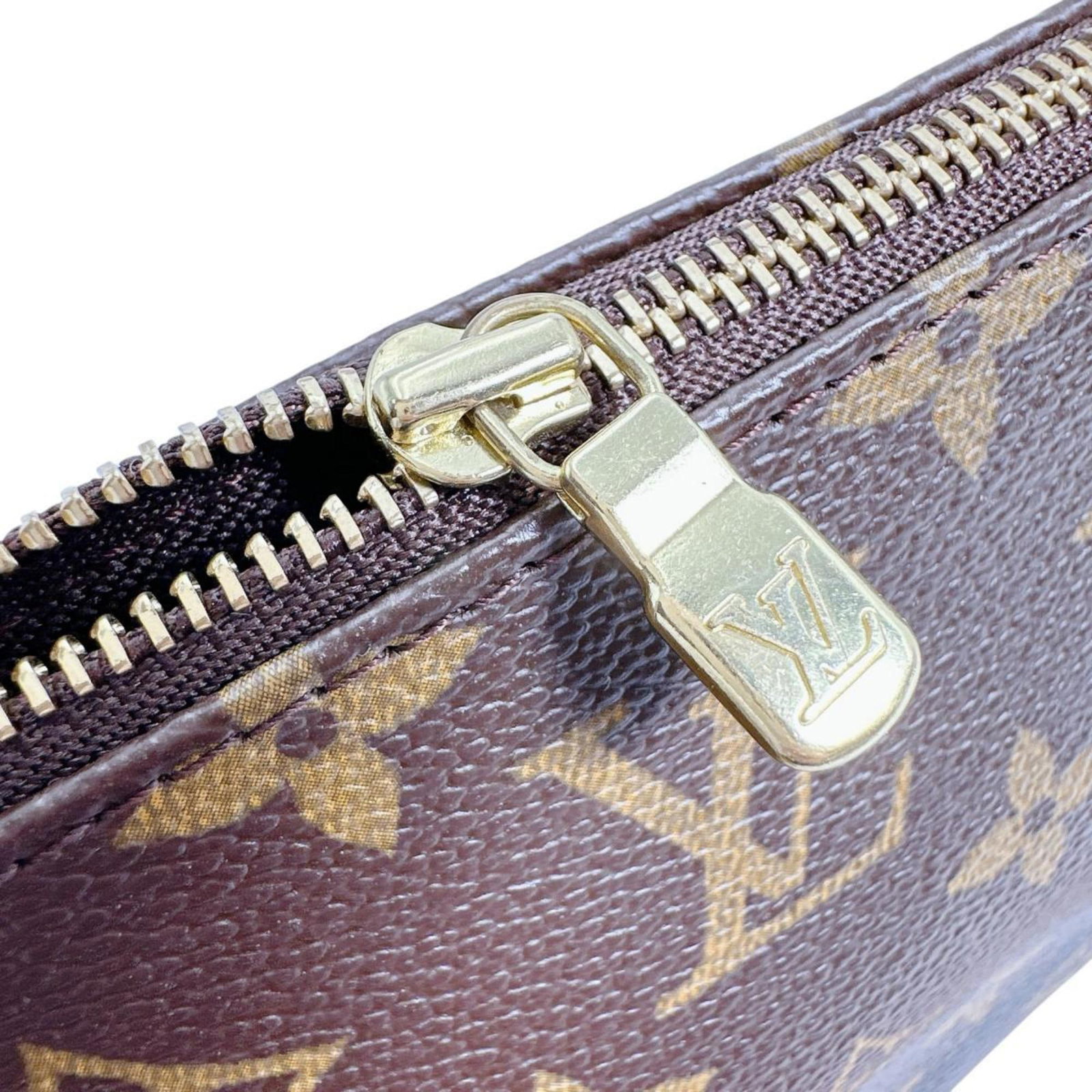 Canvas Monogram Louis Vuitton Pouch - 10