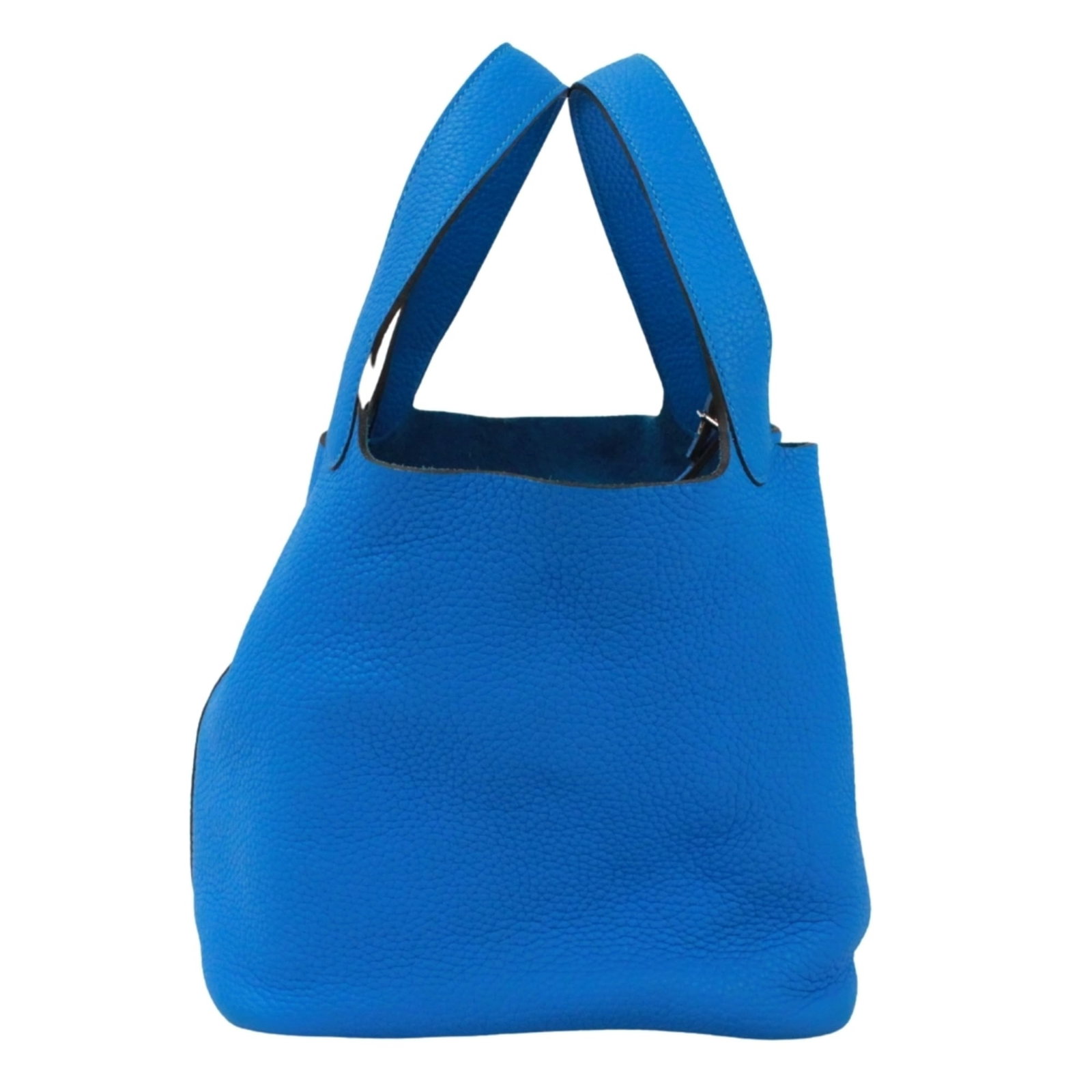 Hermes Handbag Taurillon Leather Clemence: Hermes Handbag Taurillon Leather Clemence Taurillon clemence leather gives this Hermes handbag its distinctive look and feel. The blue color adds a touch of elegance, while the compact size makes it p