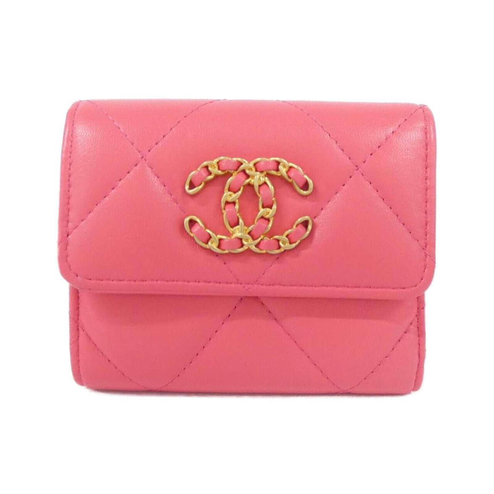 Chanel Wallet (Tri-Fold) Leather: Chanel Wallet (Tri-Fold) Leather This Chanel MPN AP0954 tri-fold leather wallet features a classic design with a soft pink goatskin exterior, measuring 9cm x 10.5cm x 2.5cm in size. The elegant
