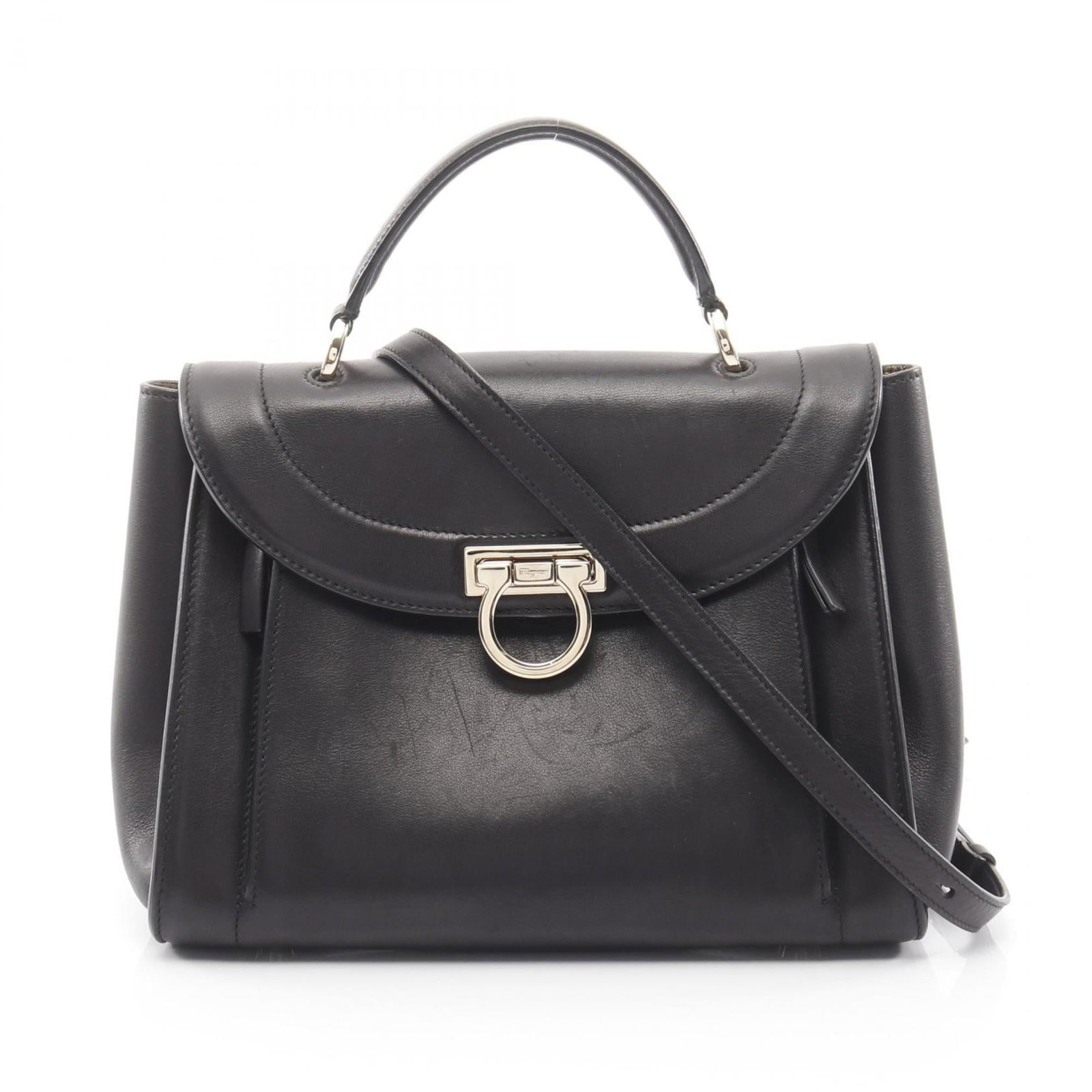 Salvatore Ferragamo Handbag Leather: Salvatore Ferragamo Handbag Leather The Salvatore Ferragamo handbag features high-quality black leather and a classic design, with a shoulder strap for added convenience. Measuring 20cm x 25cm x 13cm,