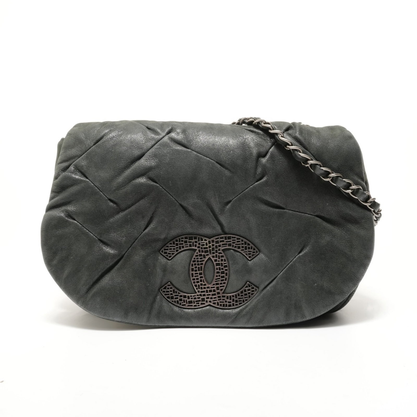 Shoulder Bag by Chanel: Shoulder Bag by Chanel Black shoulder bag by Chanel, featuring a sleek design and adjustable strap length from 99cm to 147cm. Measuring 19cm x 29cm x 6cm, it provides ample space for everyday