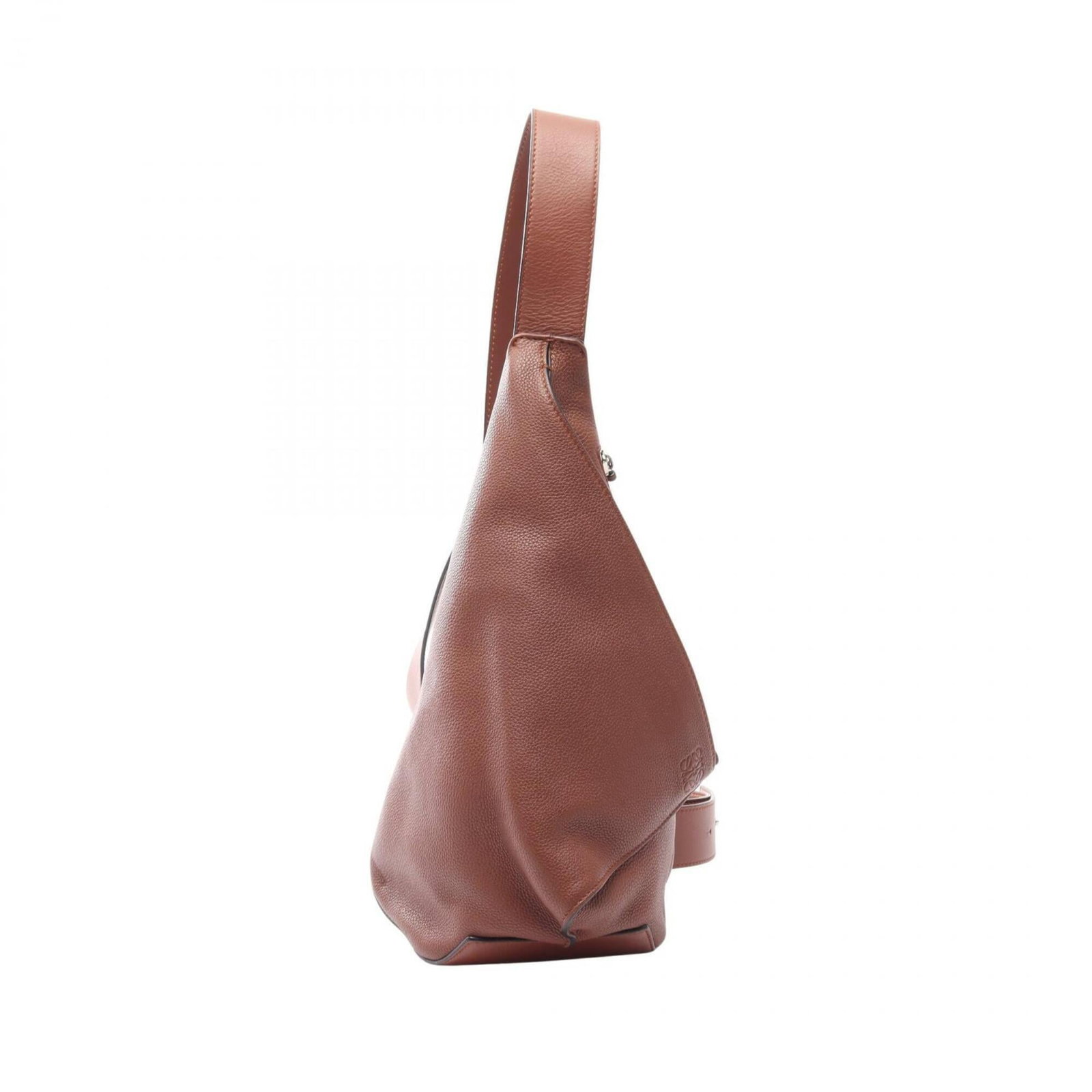 Fanny pack handbag leather Loewe: Fanny pack handbag leather Loewe Brown leather Loewe fanny pack handbag with dimensions 35cm x 18cm x 12cm. This stylish accessory features high-quality leather construction and a classic design. The 
