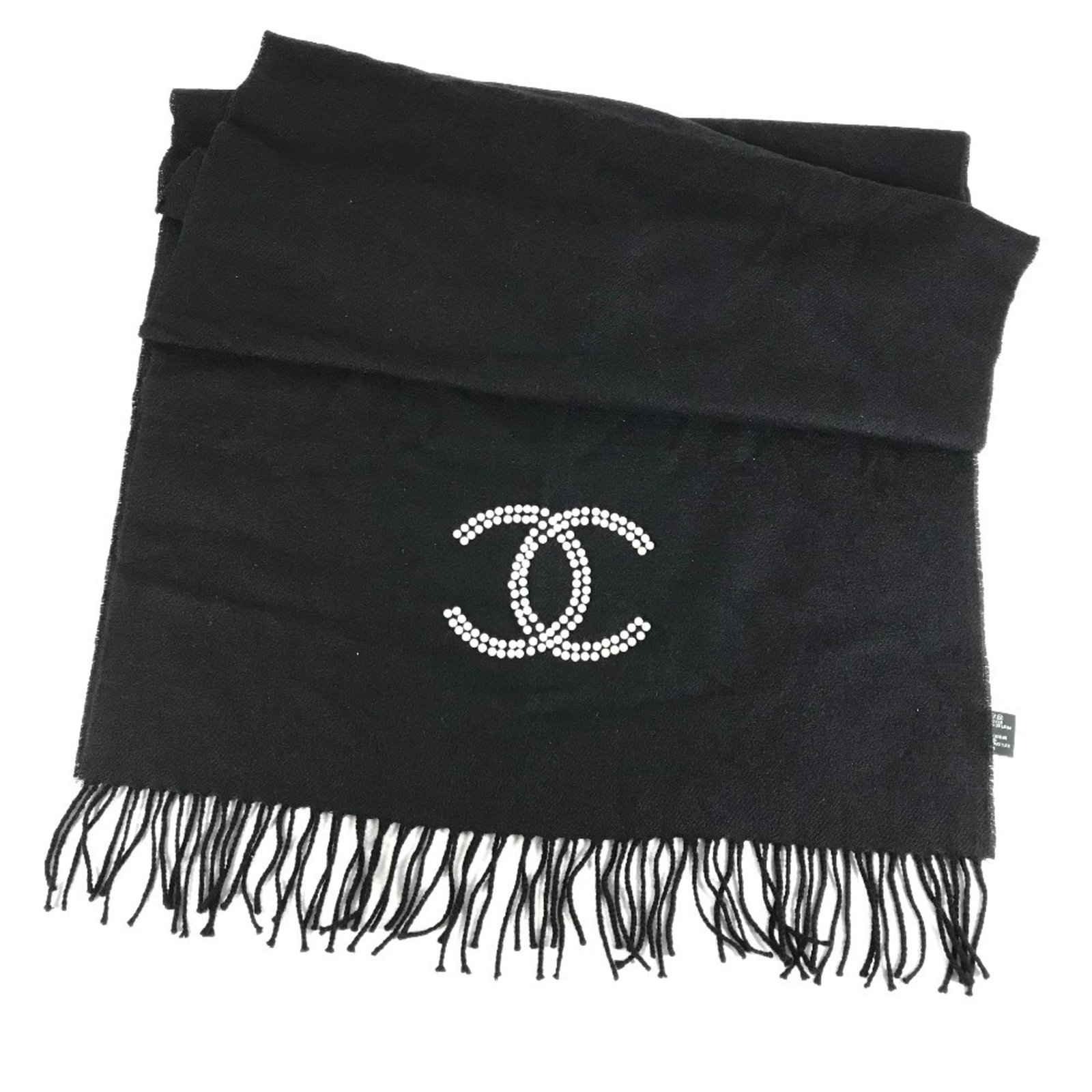 Cashmere Silk Shawl Chanel: Cashmere Silk Shawl Chanel Cashmere Silk Shawl in Black and White. This luxurious shawl combines the softness of cashmere with the elegance of silk, creating a unique and sophisticated accessory.